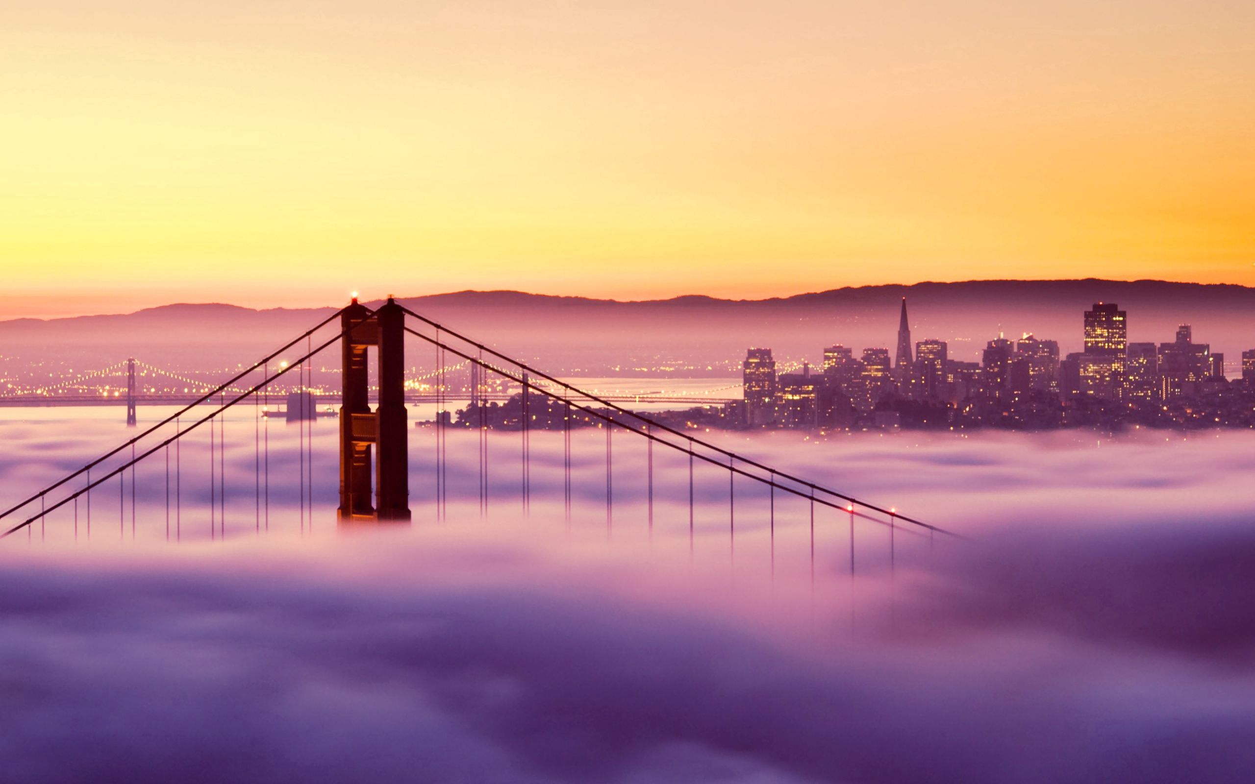 Handy-Wallpaper Städte, Sunset, Gebäude, Die Lichter, Lichter, Nebel, Brücke, San Francisco kostenlos herunterladen.