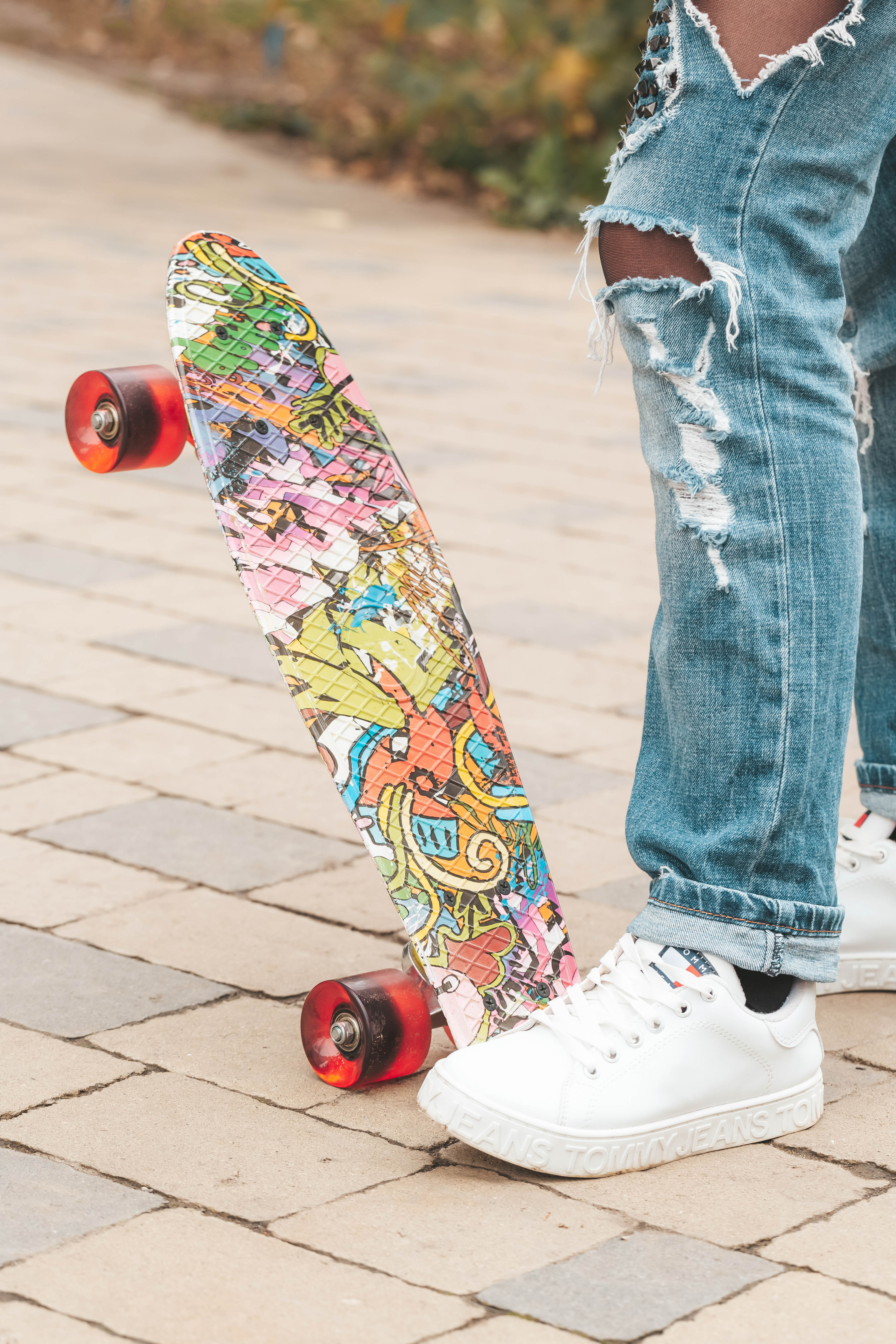 Download mobile wallpaper Sports, Legs, Style, Skateboard, Skate for free.