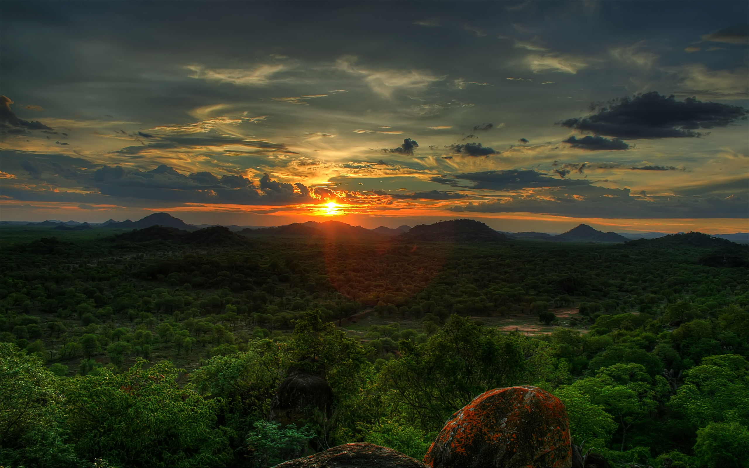166002 скачать обои закат солнца, гора, африка, зеленый, долина, земля/природа, зимбабве - заставки и картинки бесплатно