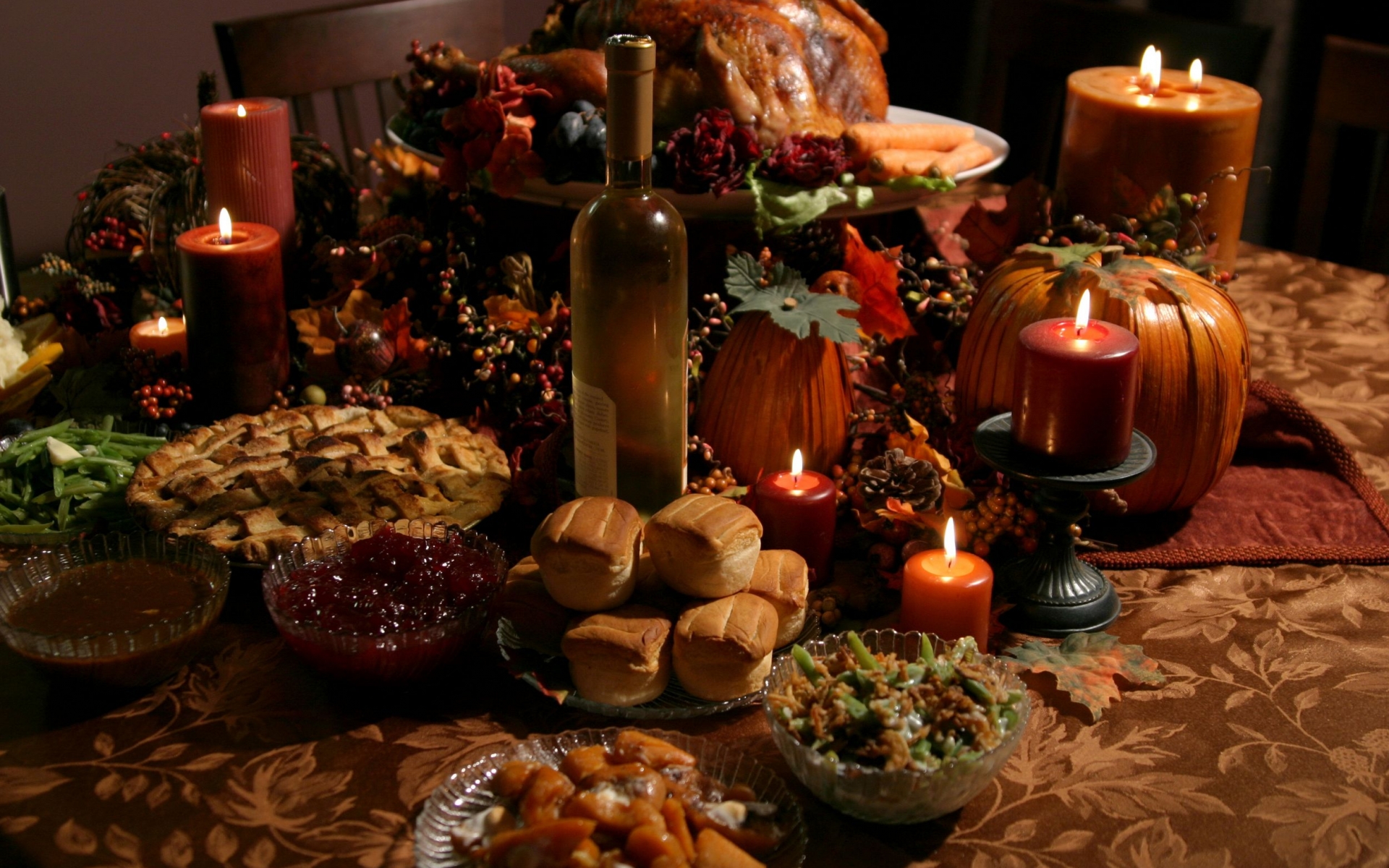 Рождество какие блюда. Новогодние угощения. Рождественский стол. Шикарный новогодний стол. Новогодний стол с едой.