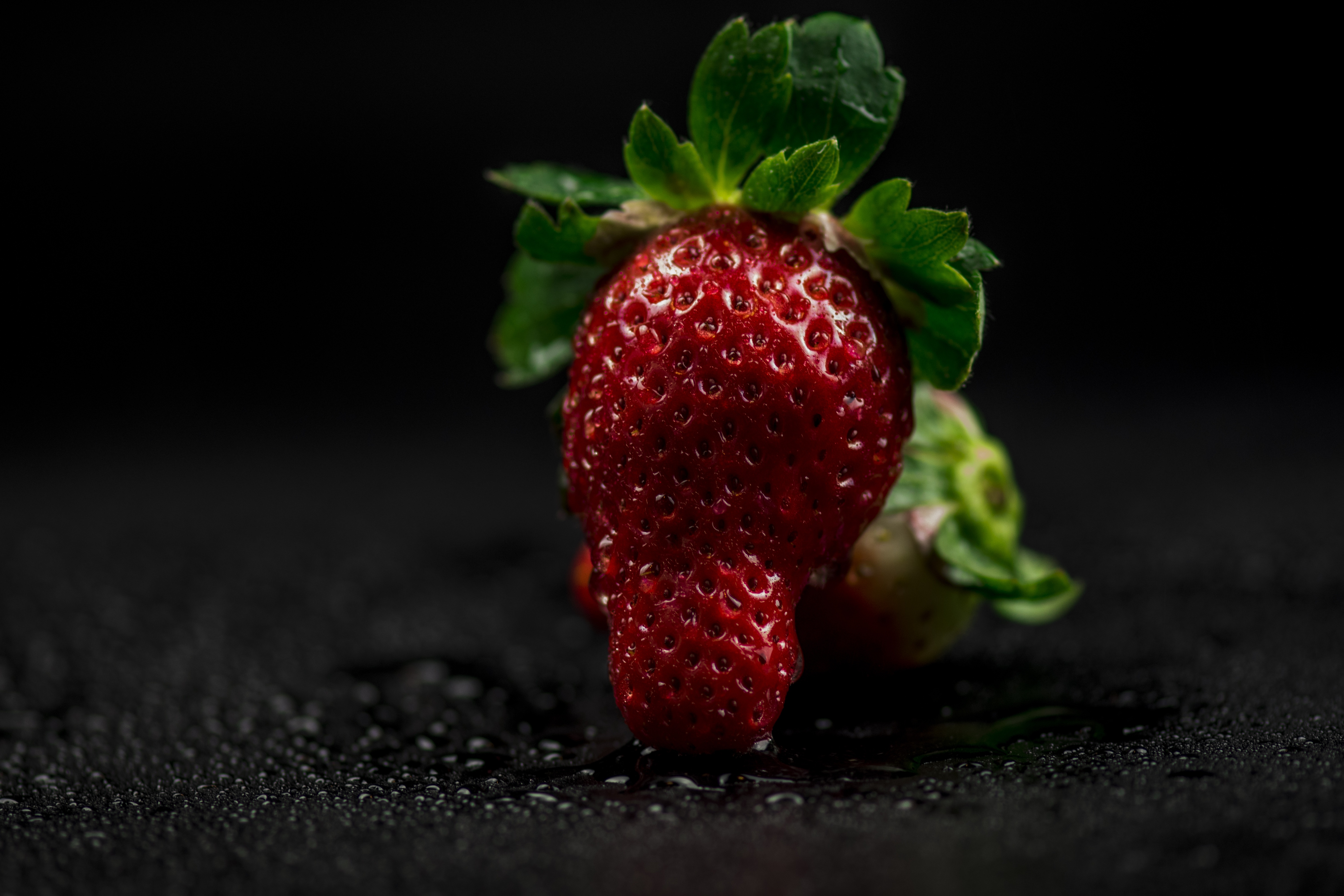73175 download wallpaper close-up, strawberry, macro, light, light coloured, berry screensavers and pictures for free