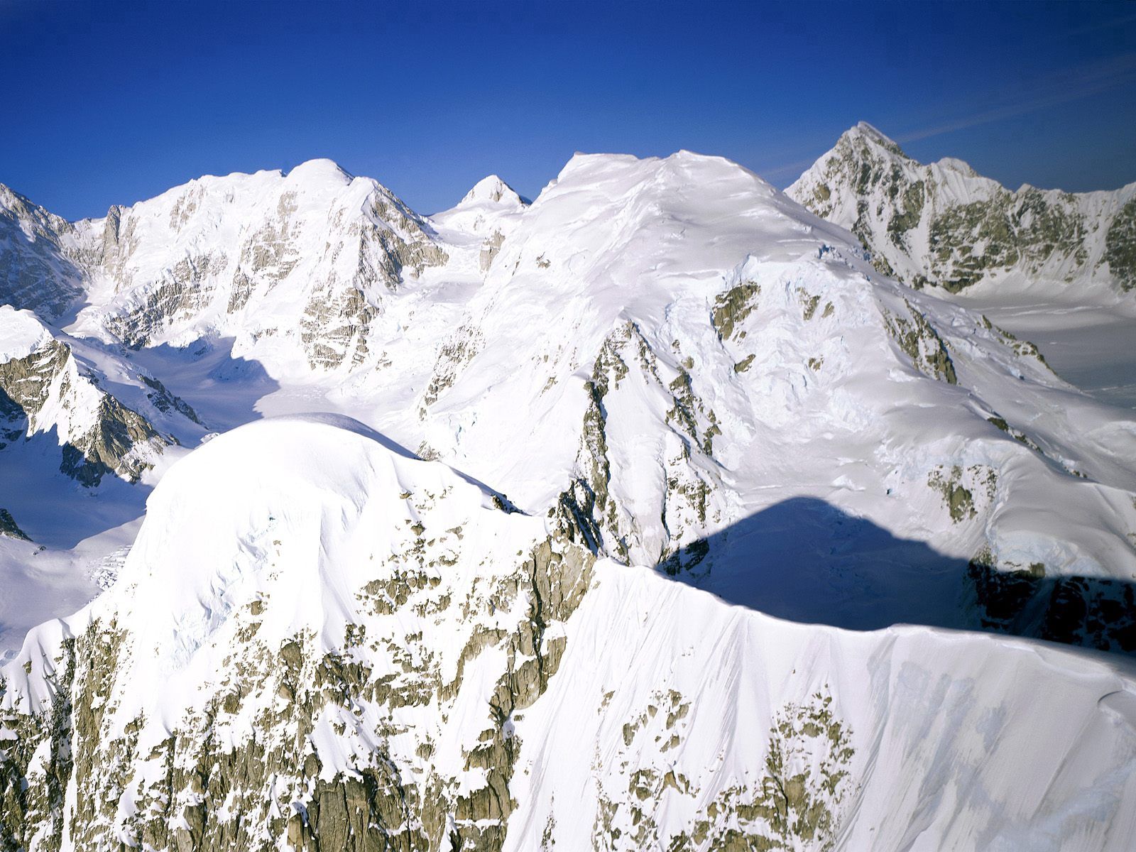 81239 Bildschirmschoner und Hintergrundbilder Alaska auf Ihrem Telefon. Laden Sie höhe, mountains, natur, schnee Bilder kostenlos herunter
