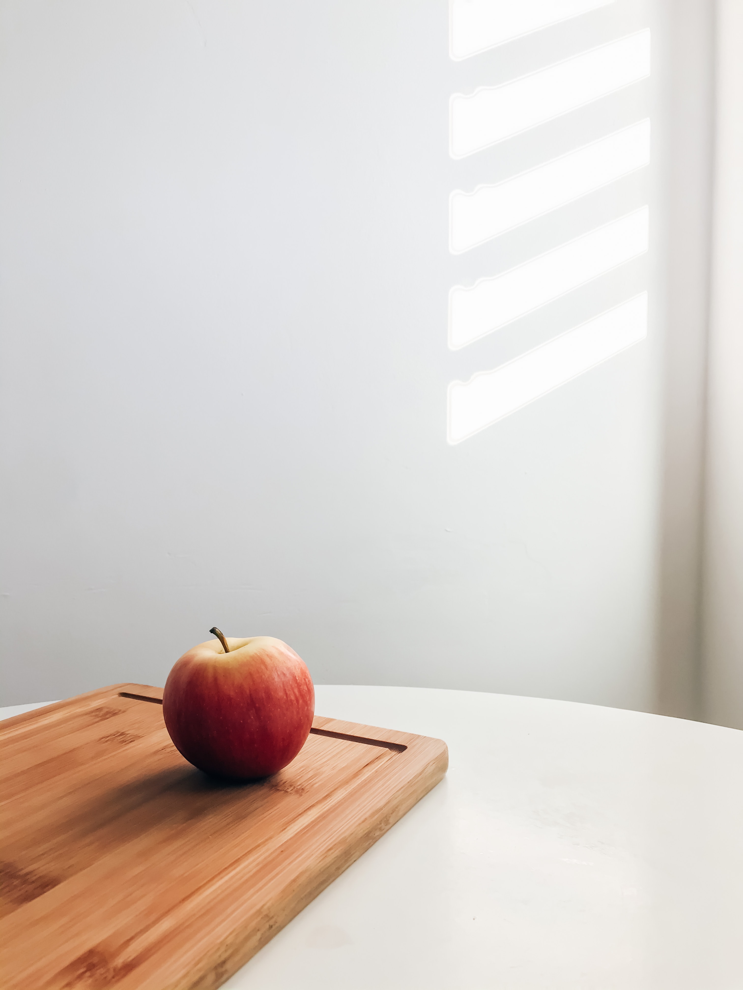 minimalism, food, apple, table, board