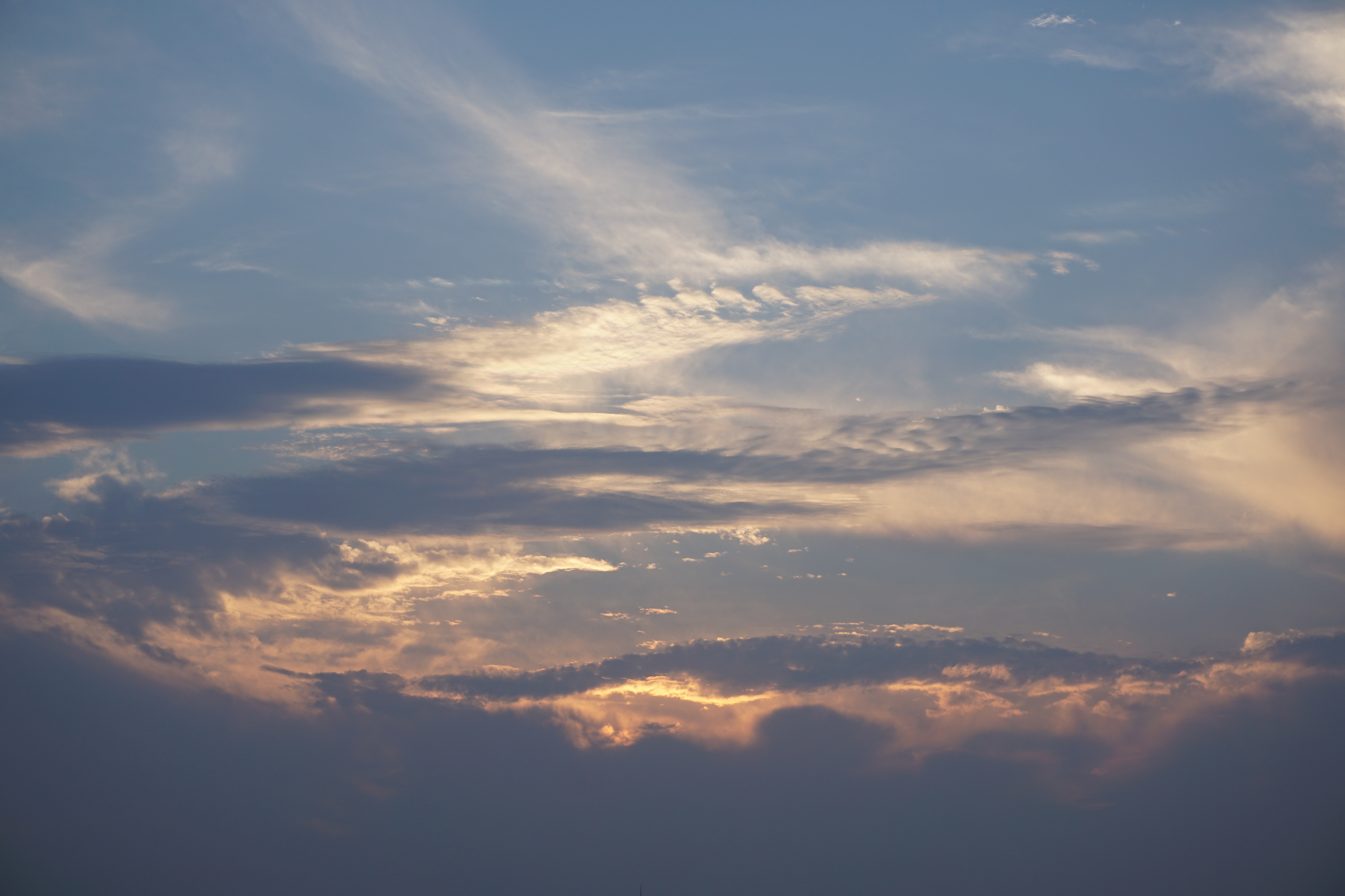 Handy-Wallpaper Natur, Sunset, Sky, Clouds kostenlos herunterladen.