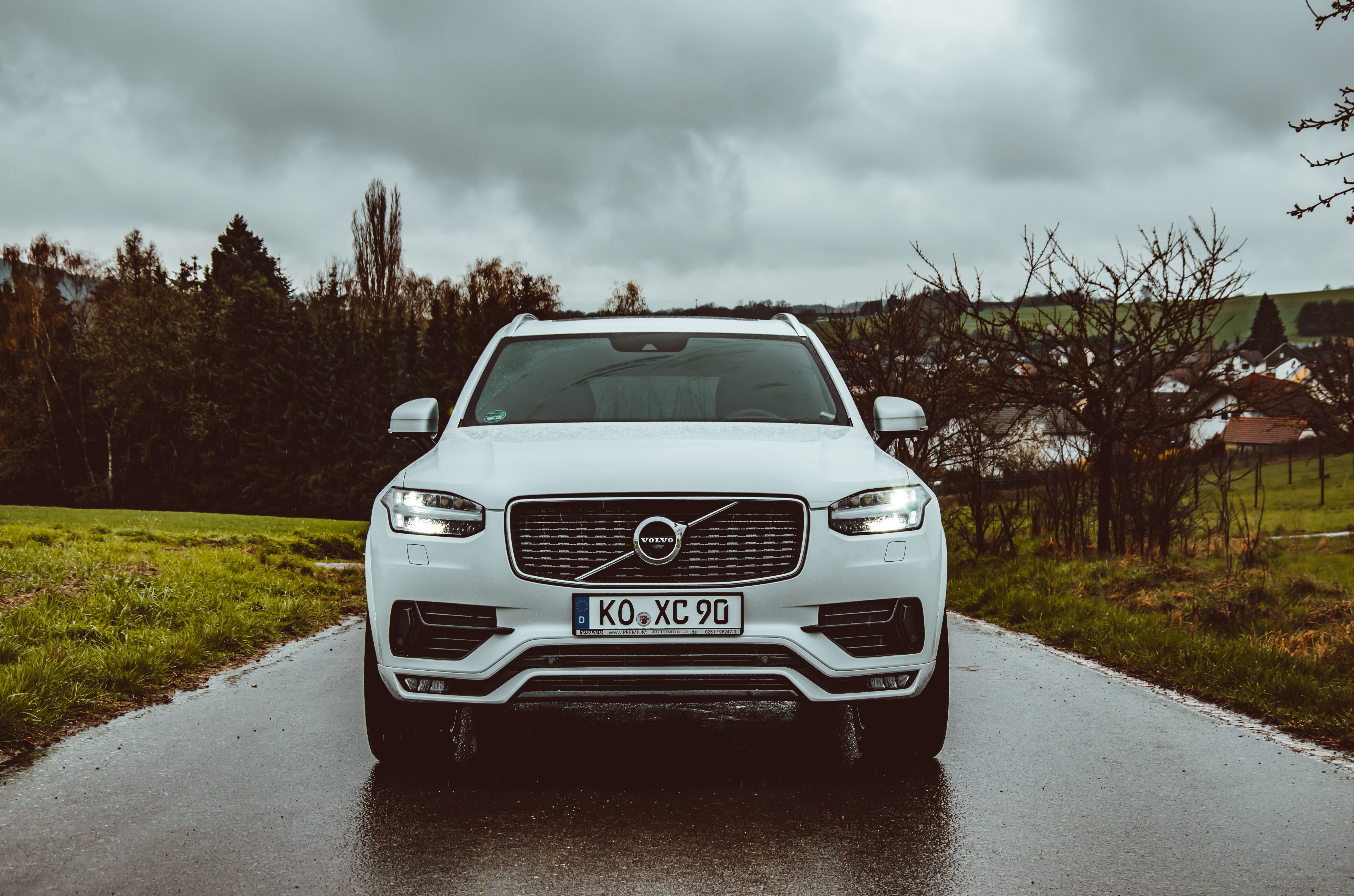 Mobile Wallpaper Volvo car, white, front view, cars