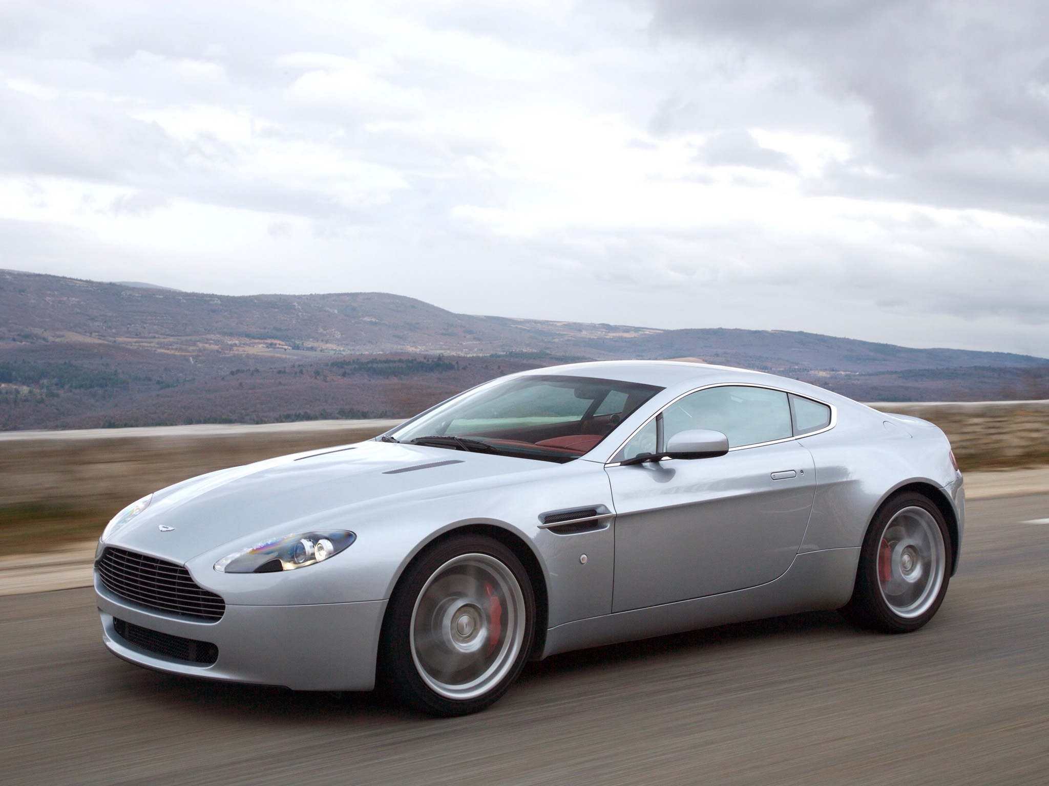 152363 Protetores de tela e papéis de parede Aston Martin em seu telefone. Baixe vantagem, carros, velocidade, automóveis fotos gratuitamente