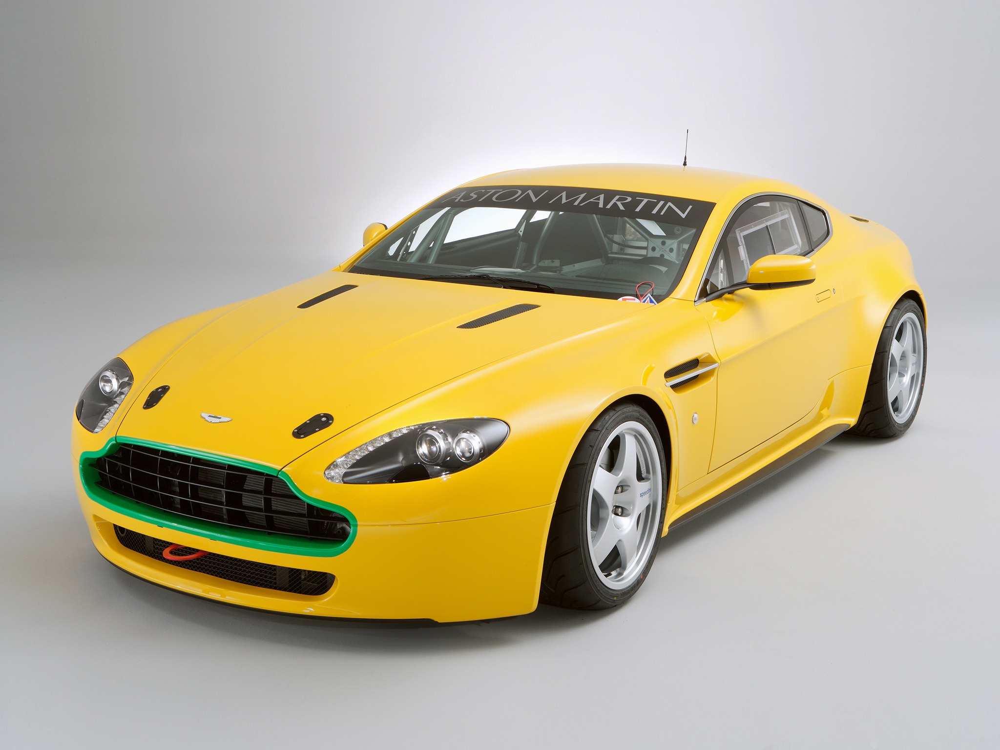 Handy-Wallpaper Auto, Aston Martin, Cars, Vorderansicht, Frontansicht, Stil, 2007, V8, Vorteil, Vantage kostenlos herunterladen.