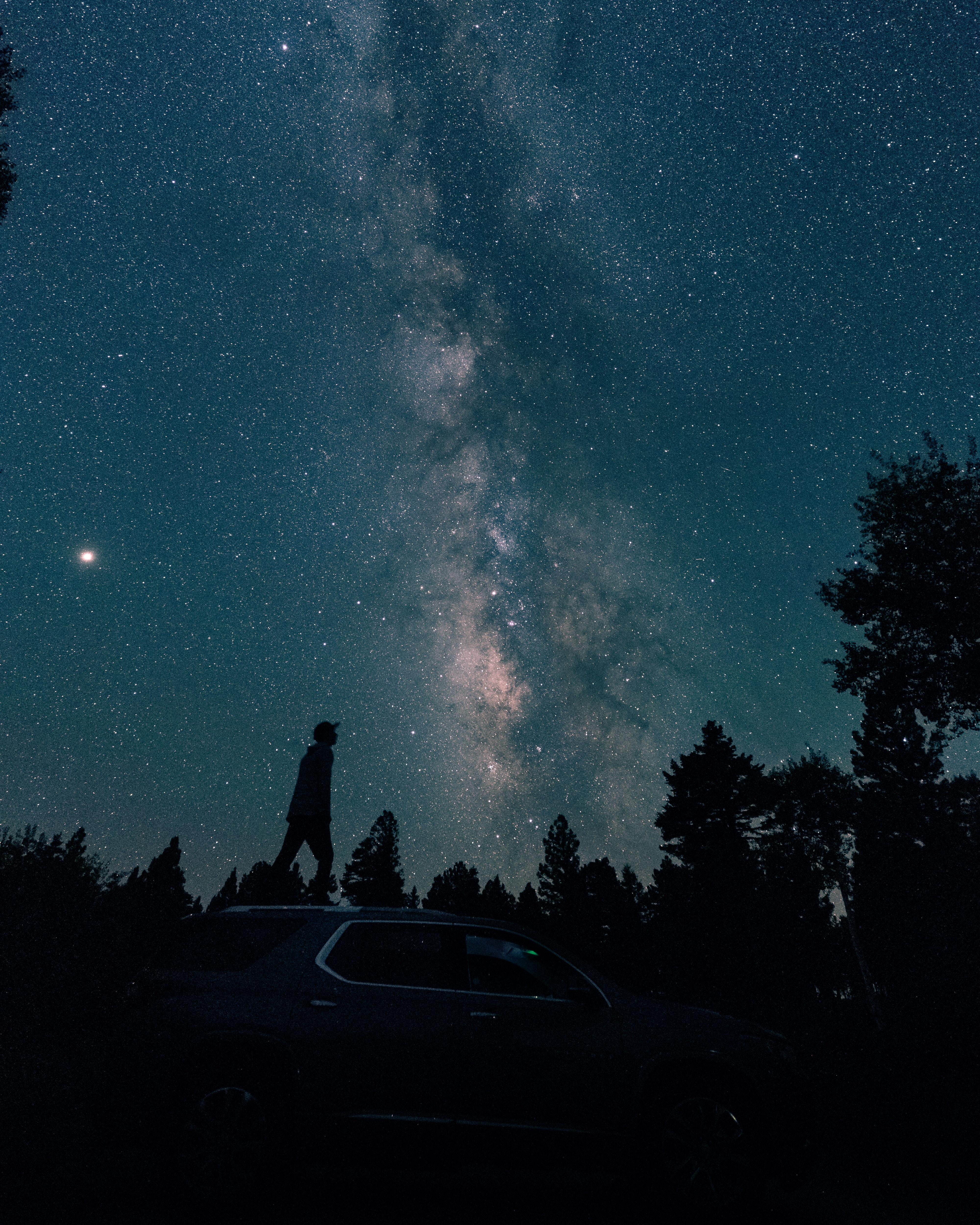 Smartphone Background car, silhouette, trees, starry sky