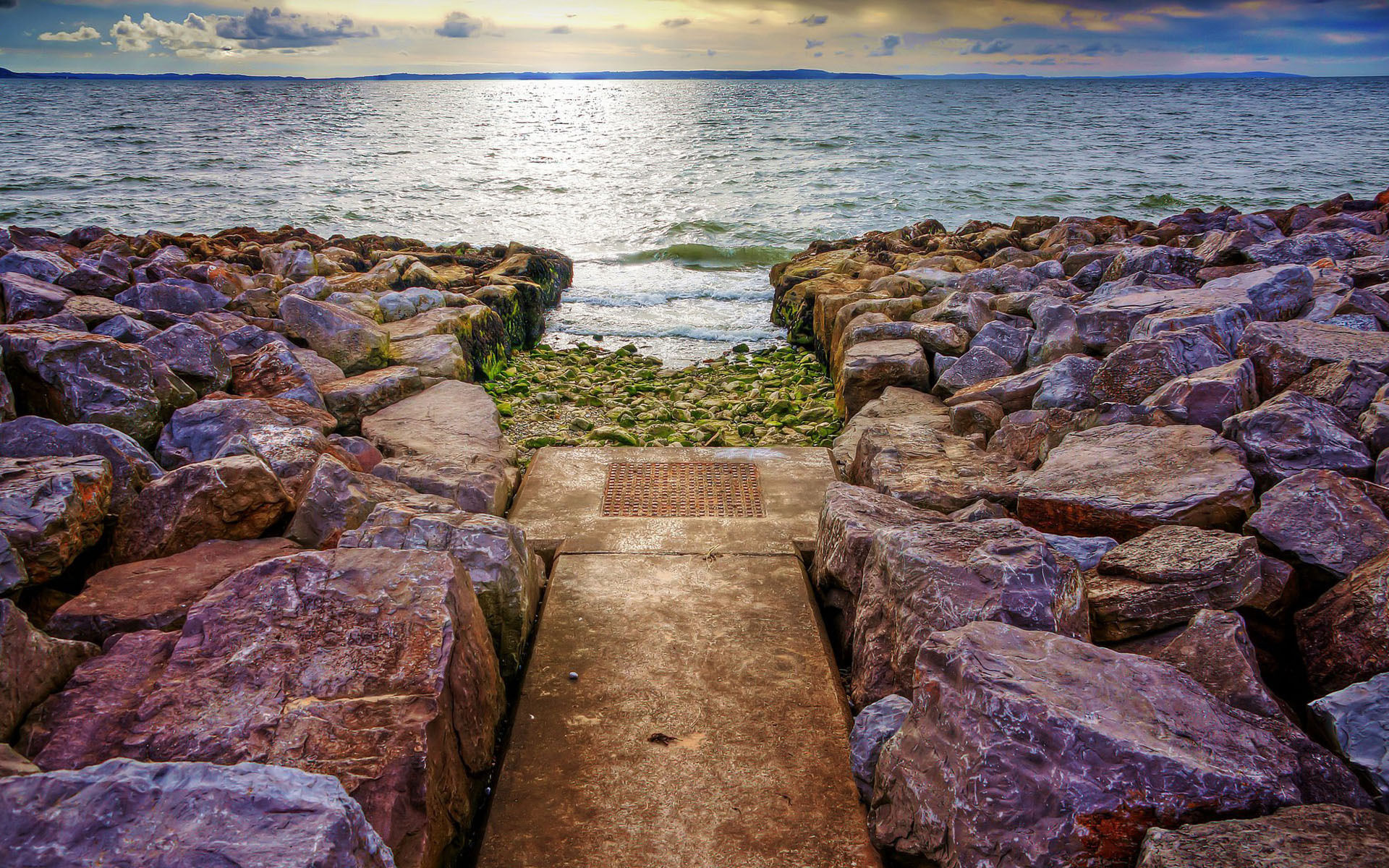 Water stones. Каменный причал. Береговые камни. Каменная дорога к морю. Пристань камень.