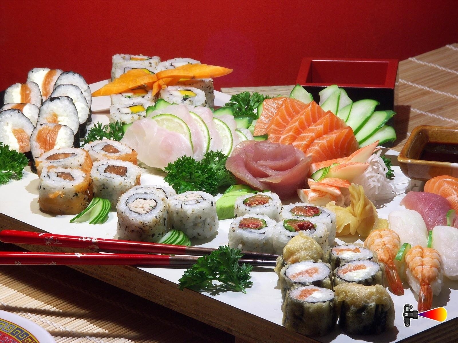 9583 Bildschirmschoner und Hintergrundbilder Sushi auf Ihrem Telefon. Laden Sie lebensmittel Bilder kostenlos herunter