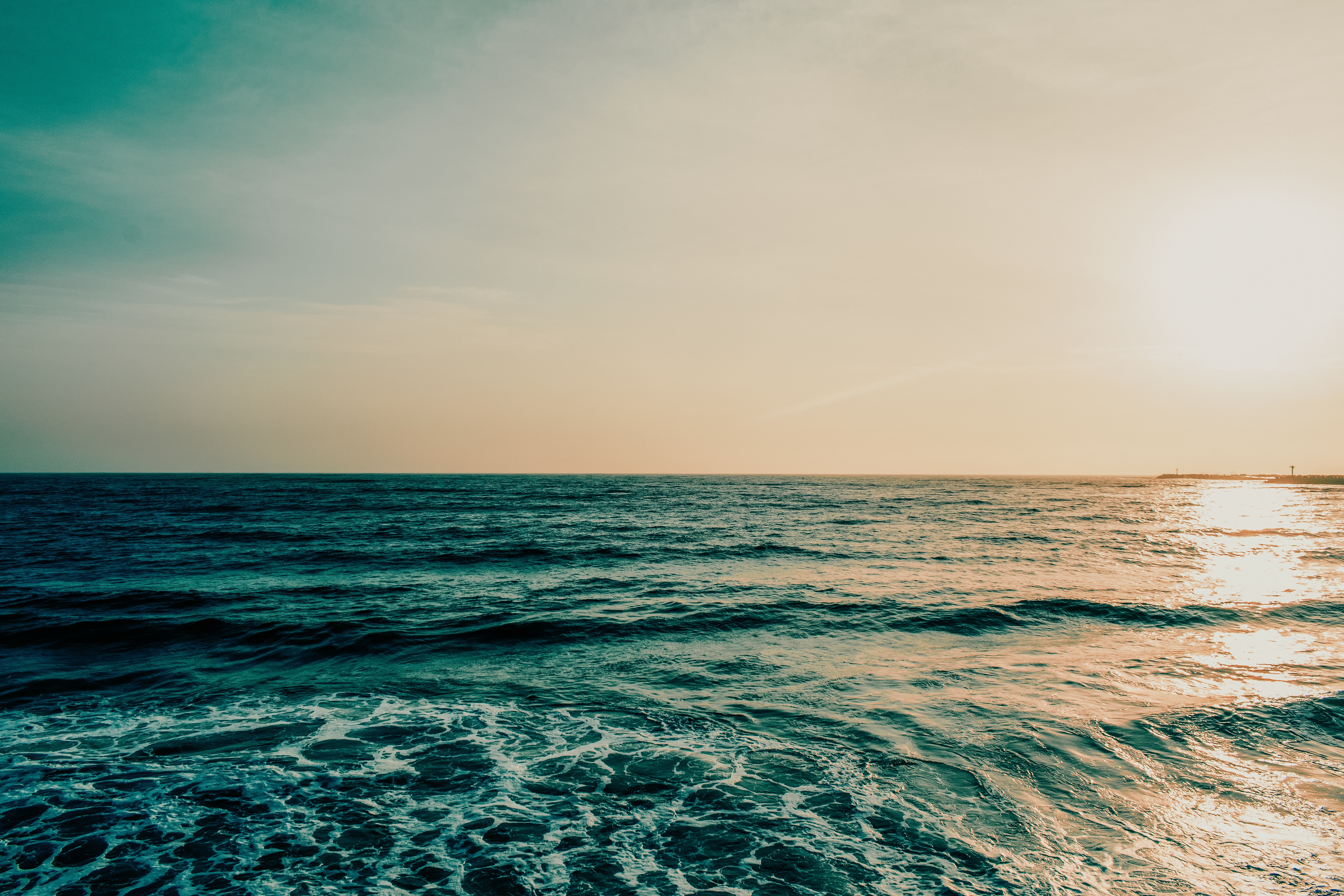 112019 Hintergrundbild herunterladen wasser, natur, sunset, sea, waves, horizont, ozean, schaum - Bildschirmschoner und Bilder kostenlos