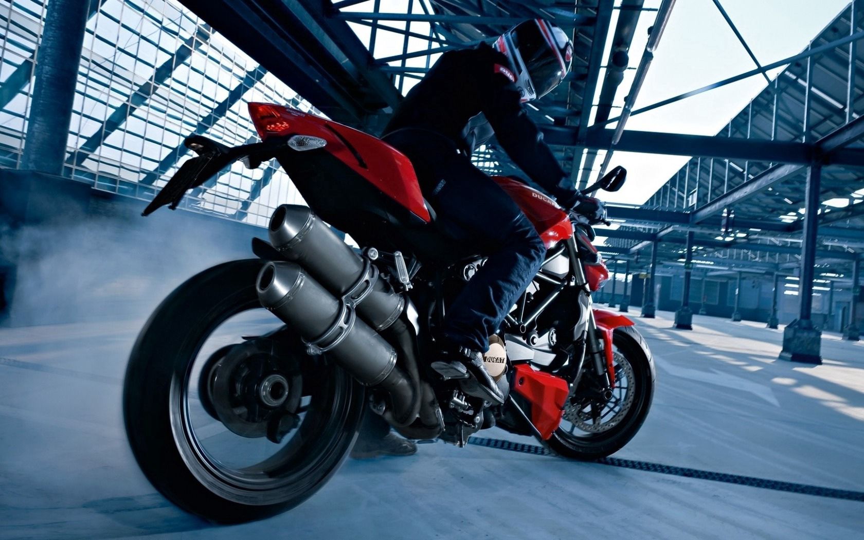 Laden Sie das Motorräder, Ducati, Motorradfahrer, Seitenansicht, Motorrad-Bild kostenlos auf Ihren PC-Desktop herunter