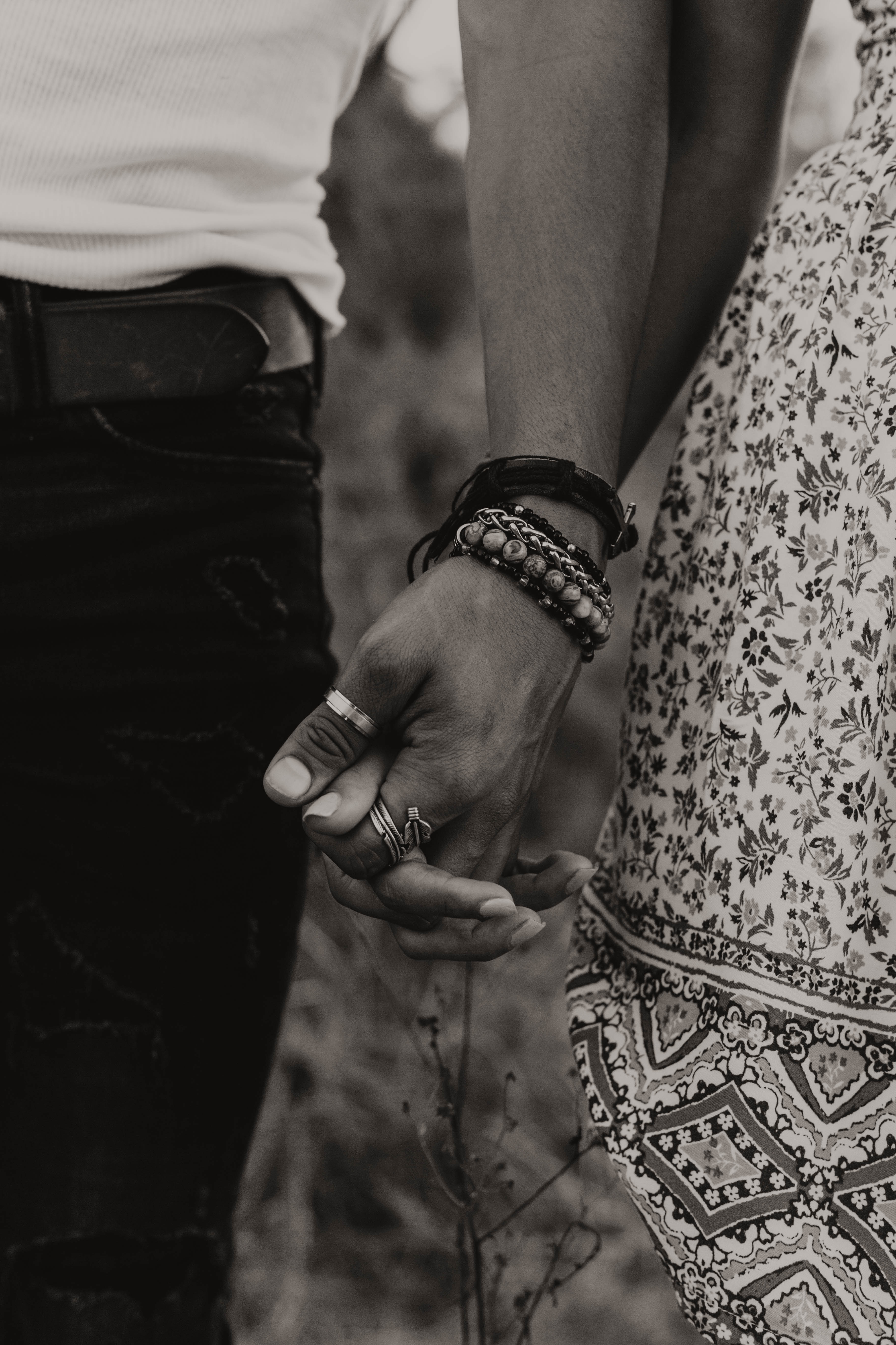android romance, couple, love, rings, pair, hands, bw, chb