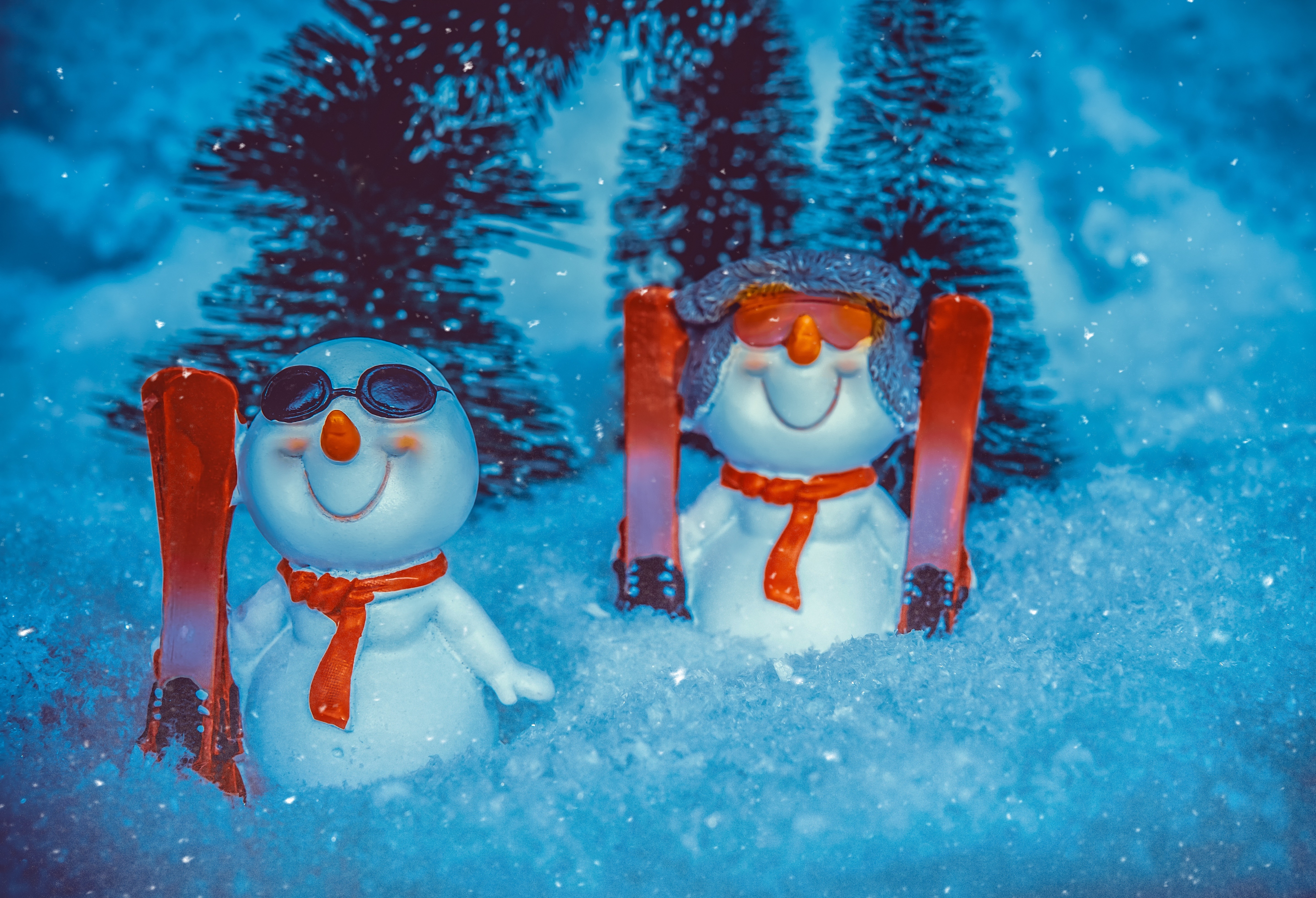 119164 скачать обои снеговик, праздники, снег, рождество, новый год, игрушка, статуэтка - заставки и картинки бесплатно