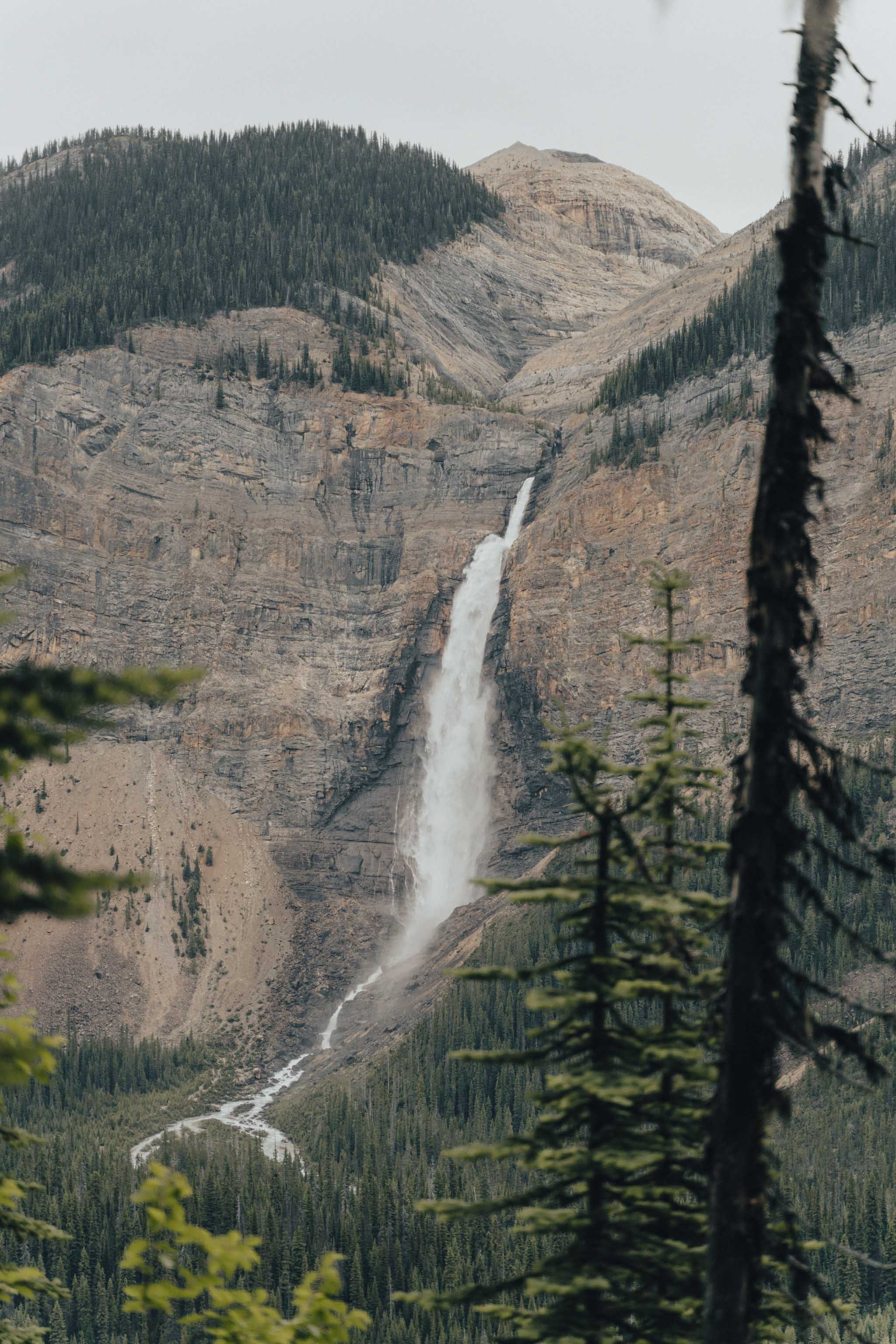 High Definition wallpaper rocks, waterfall, mountain, stream