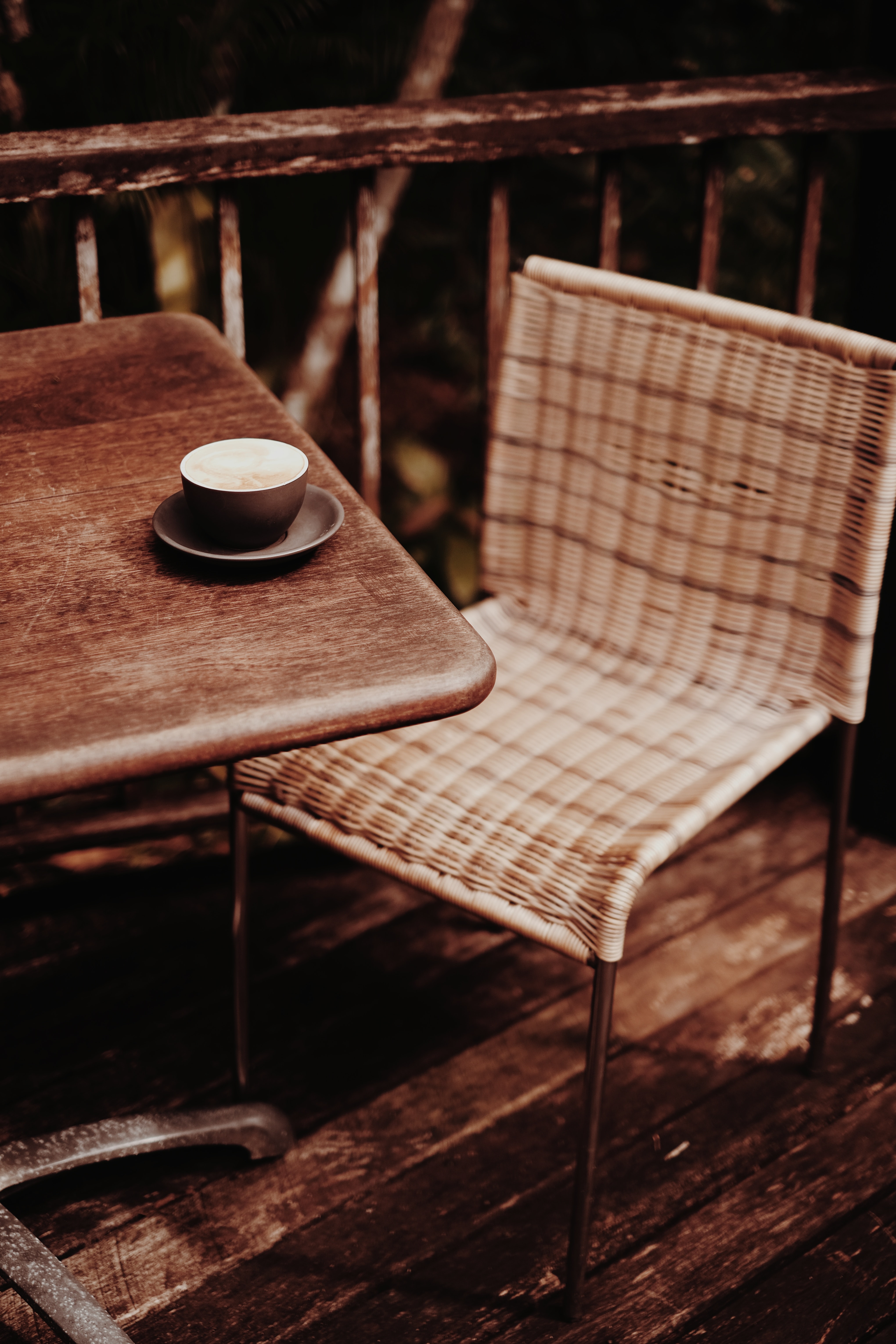 Laden Sie das Coffee, Verschiedenes, Sonstige, Holz, Stuhl, Der Stuhl, Eine Tasse, Tasse, Tisch, Tabelle-Bild kostenlos auf Ihren PC-Desktop herunter