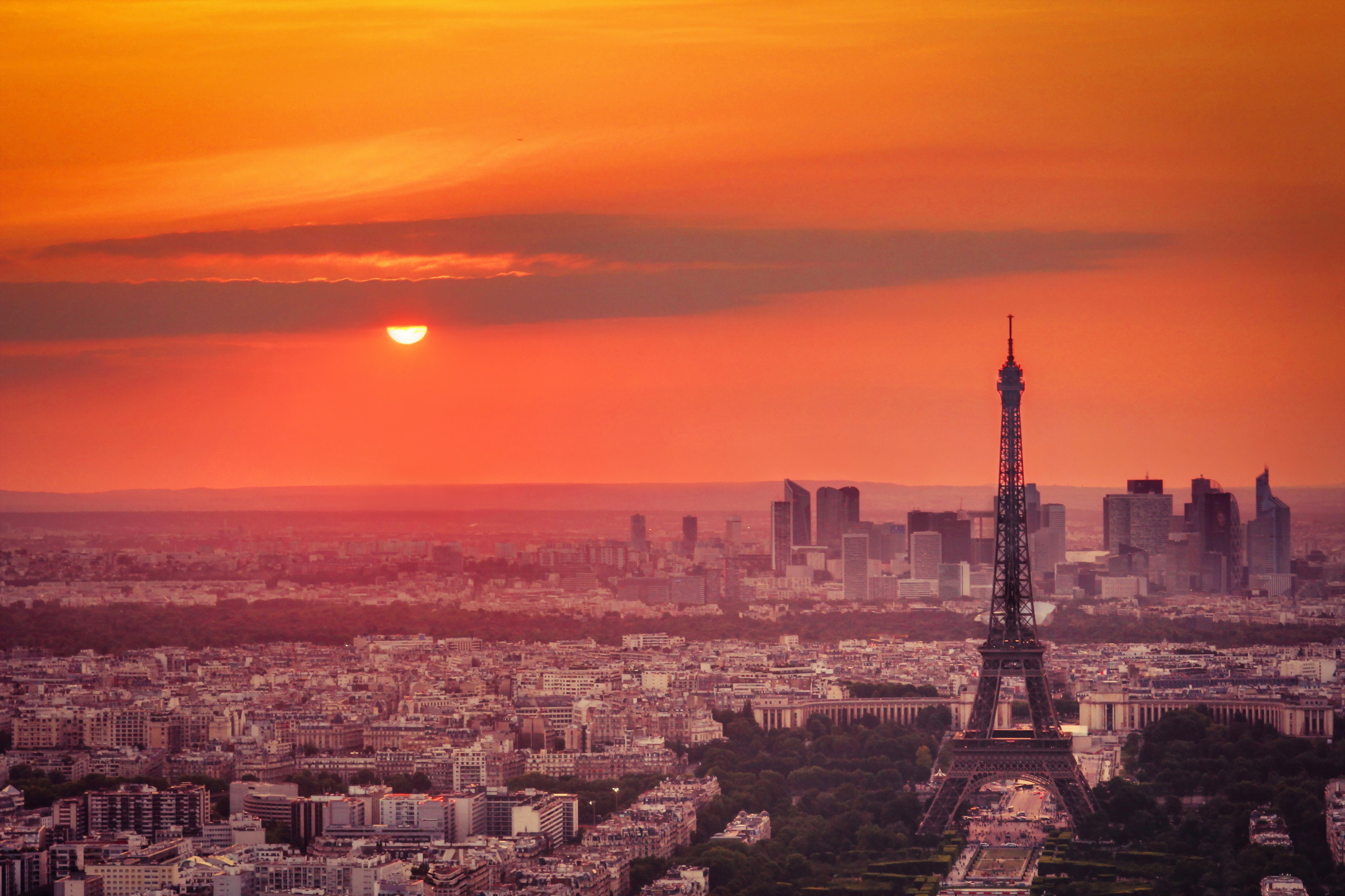 Небо парижа. Рассвет в Париже. Закат над Парижем. Рассвет над Парижем. Закат над Францией.