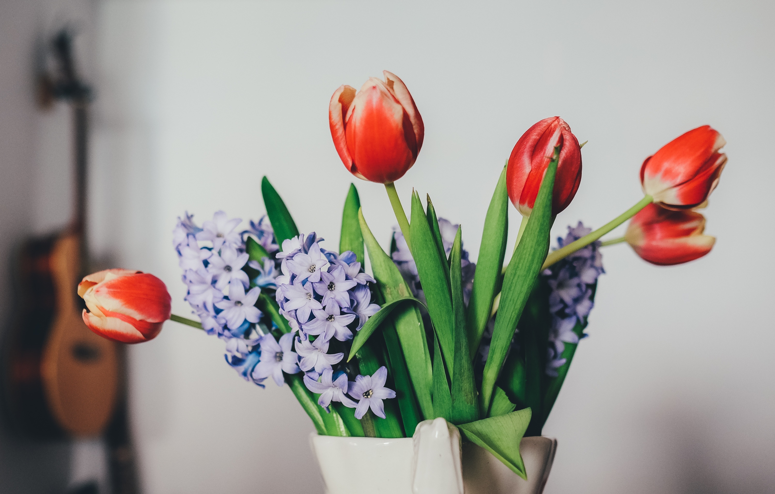 Handy-Wallpaper Tulpen, Blumen, Lilac, Strauß, Bouquet, Vase kostenlos herunterladen.