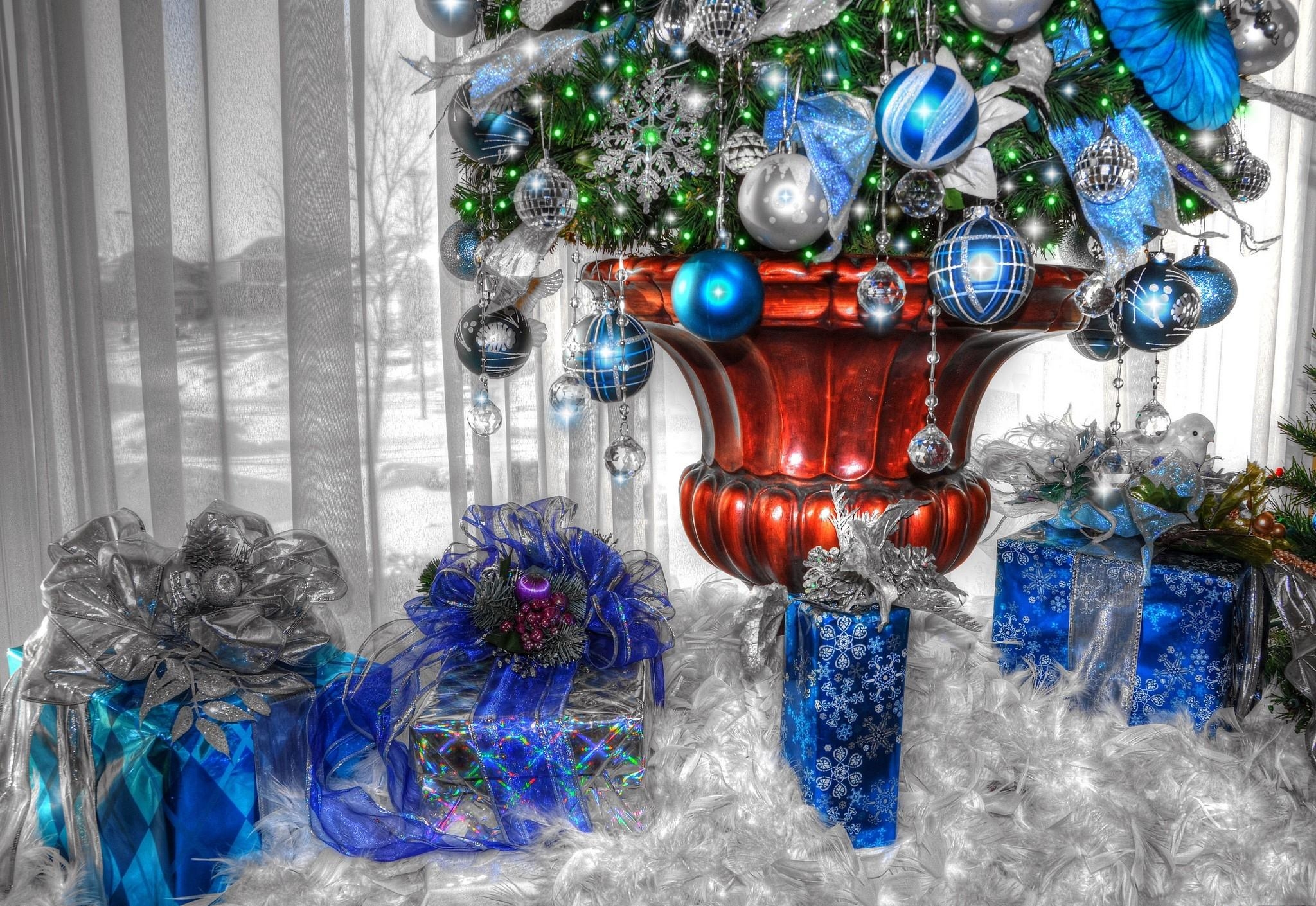 christmas decorations, holiday, christmas tree, presents Free HD pic