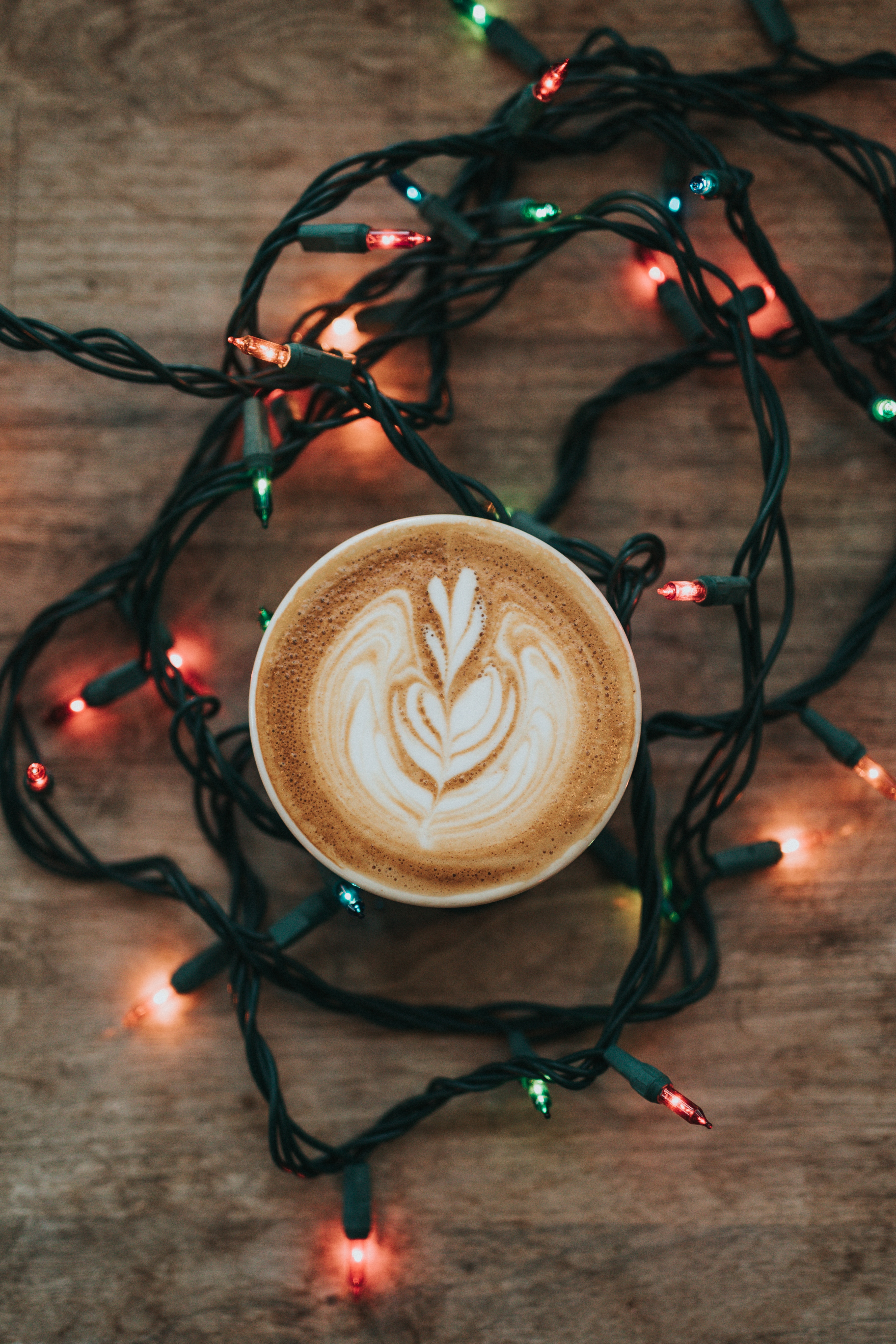121164 Screensavers and Wallpapers Cappuccino for phone. Download garland, food, coffee, foam, cappuccino, meerschaum, garlands pictures for free