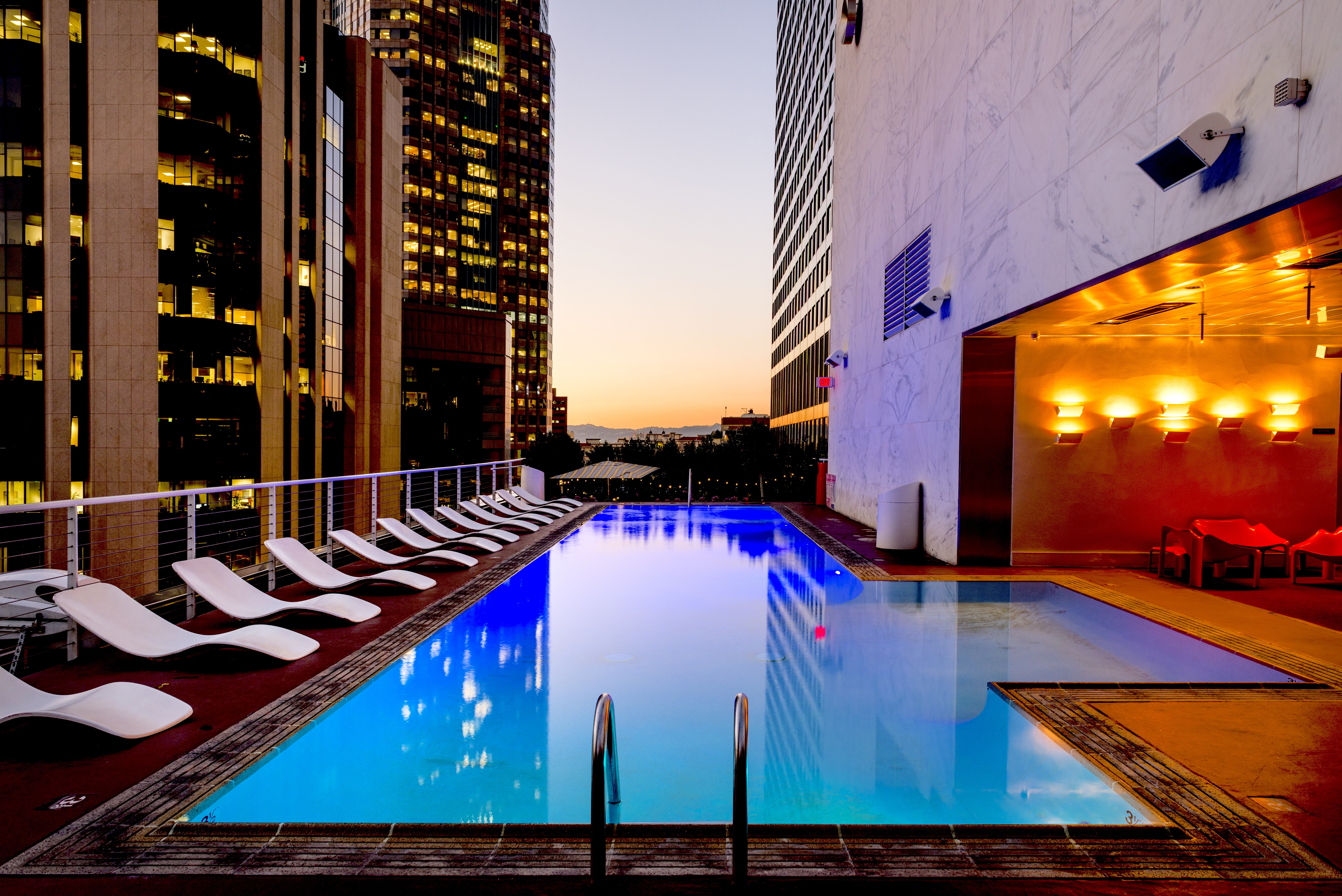 90265 скачать обои роскошный, бассейн, лос-анджелес, калифорния, разное, небоскреб, отель - заставки и картинки бесплатно