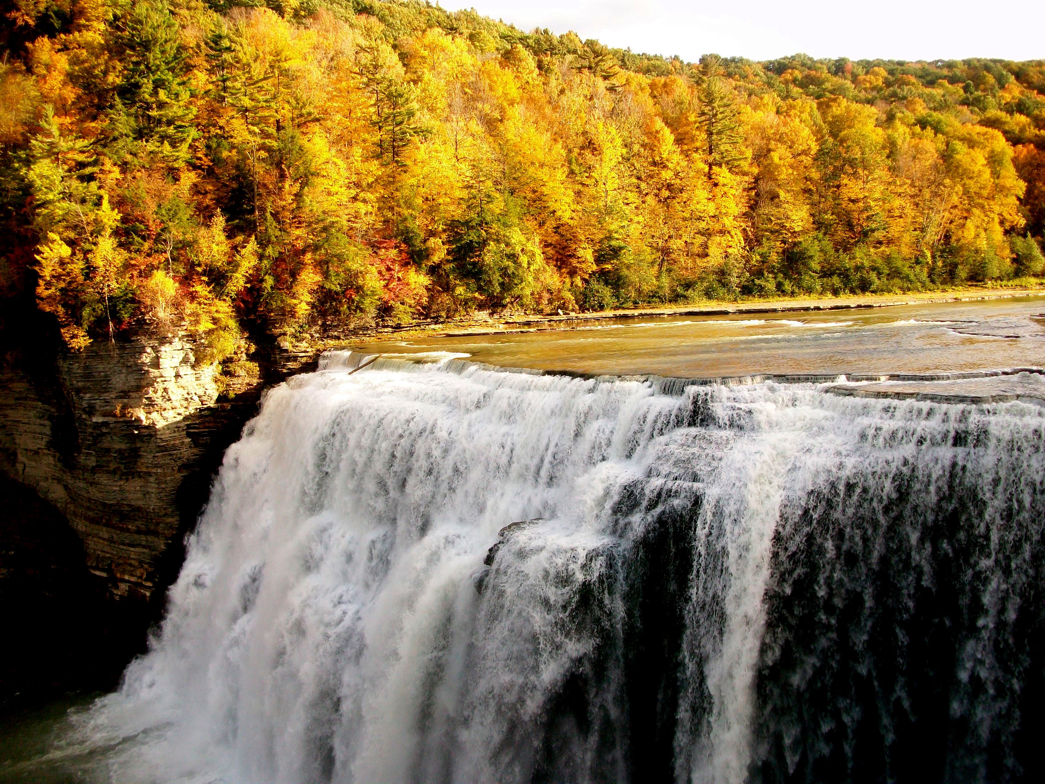 Laden Sie das Wasserfall, Natur, Herbst, Wald-Bild kostenlos auf Ihren PC-Desktop herunter