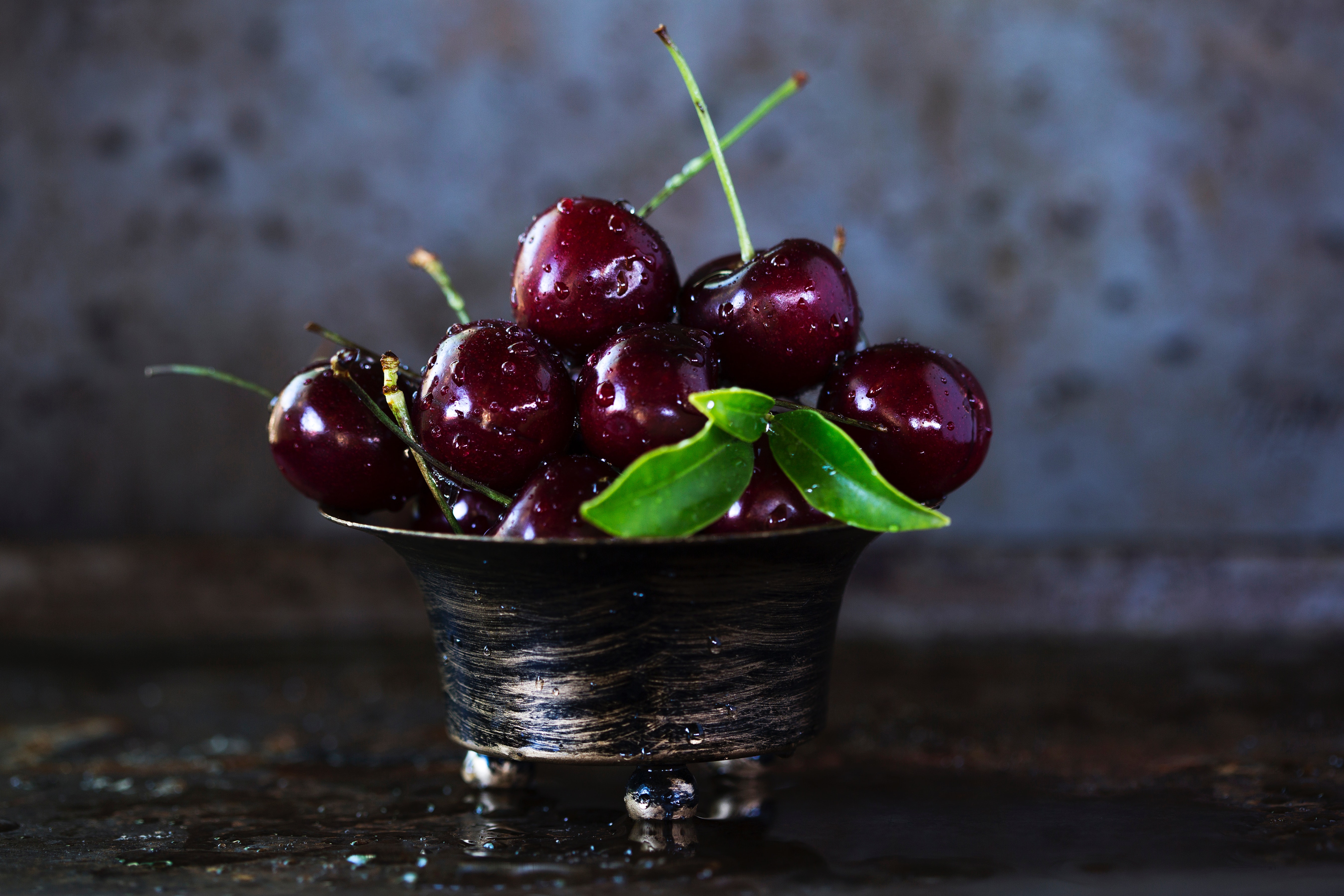 122229 download wallpaper berries, sweet cherry, food, cherry, drops, bowl, ripe screensavers and pictures for free