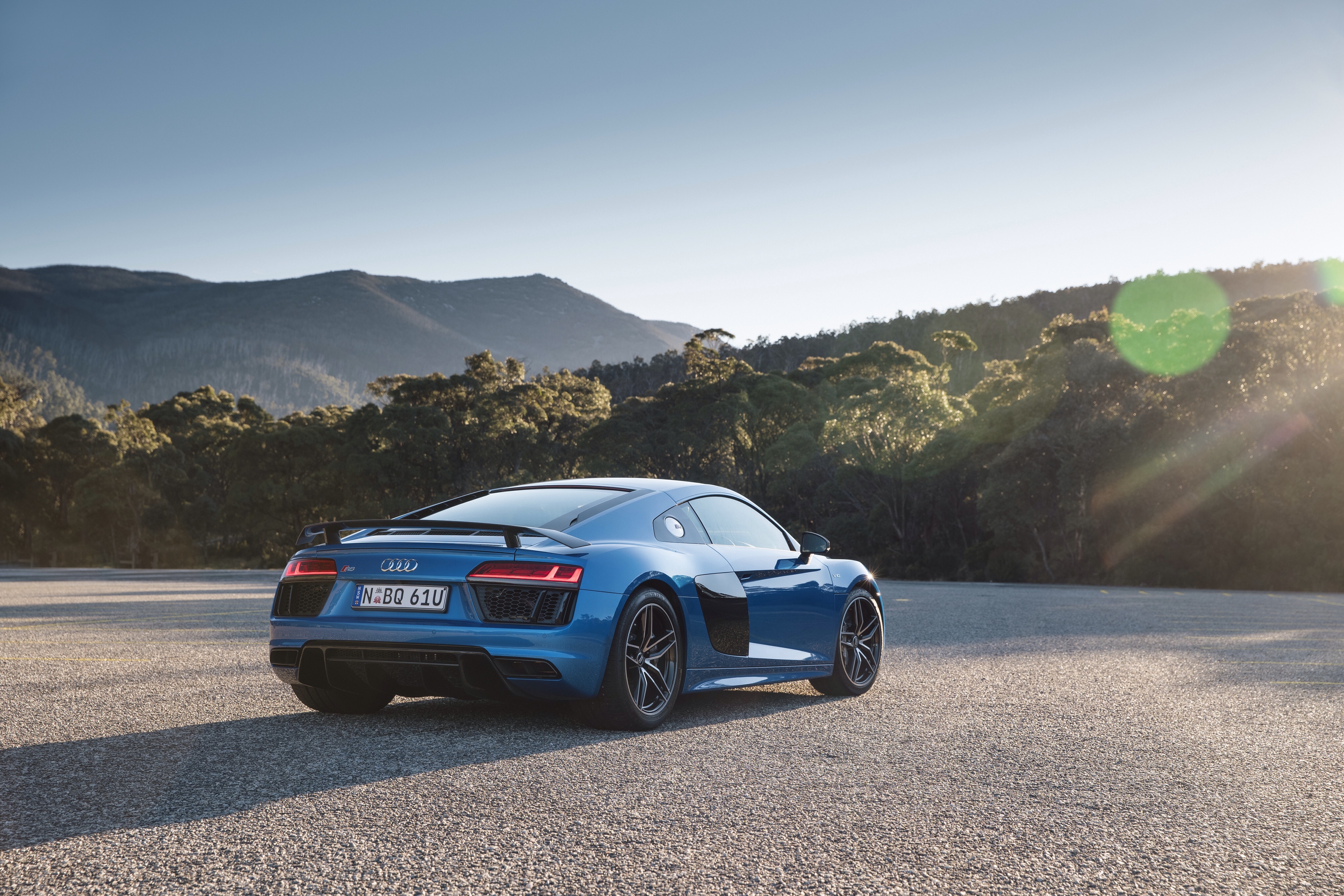 62485 download wallpaper audi, cars, side view, r8, v10 screensavers and pictures for free