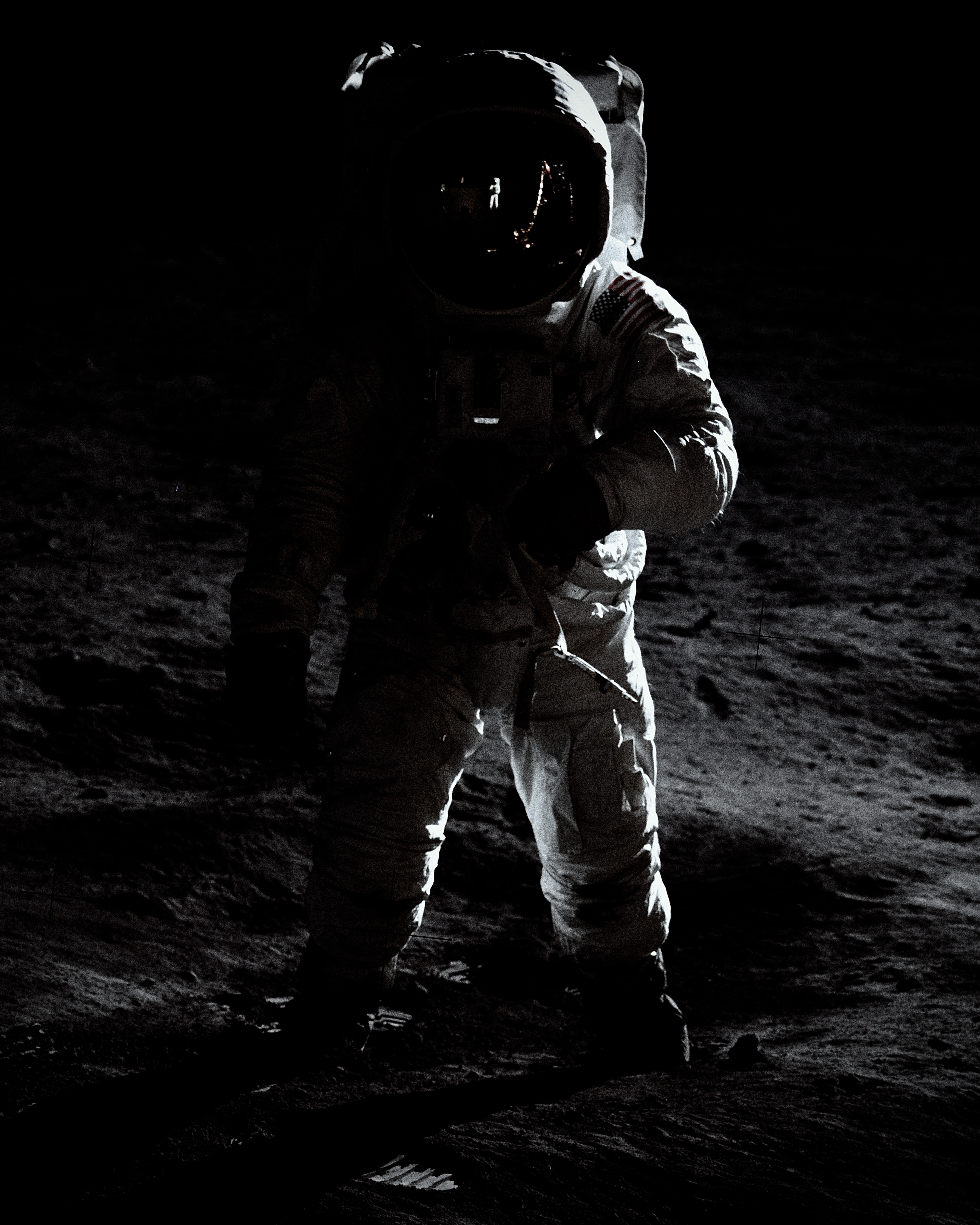 universe, dark, cosmonaut, space suit Windows Mobile Wallpaper