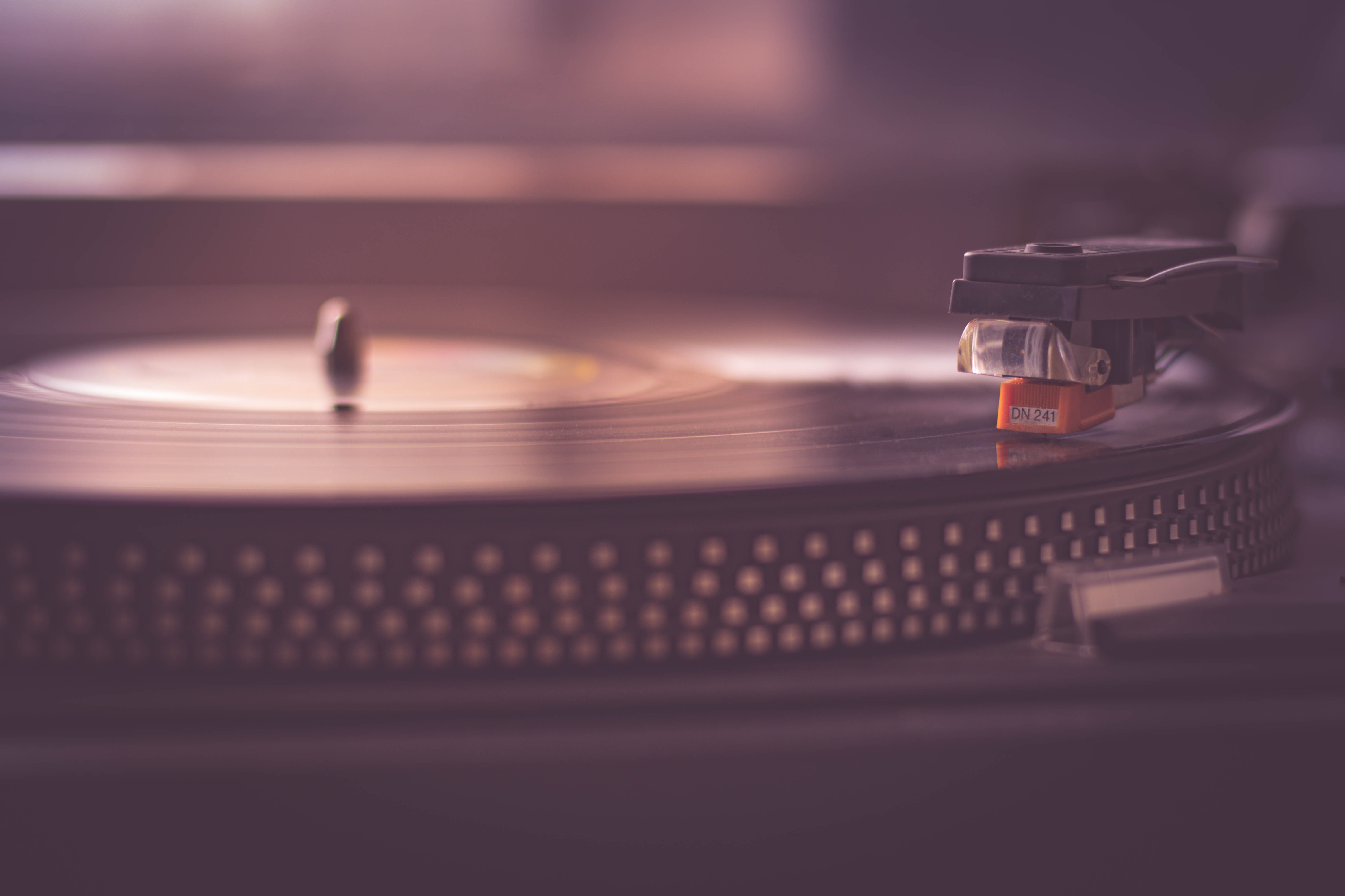 128222 download wallpaper music, needle, plate, vinyl player, cartridge screensavers and pictures for free