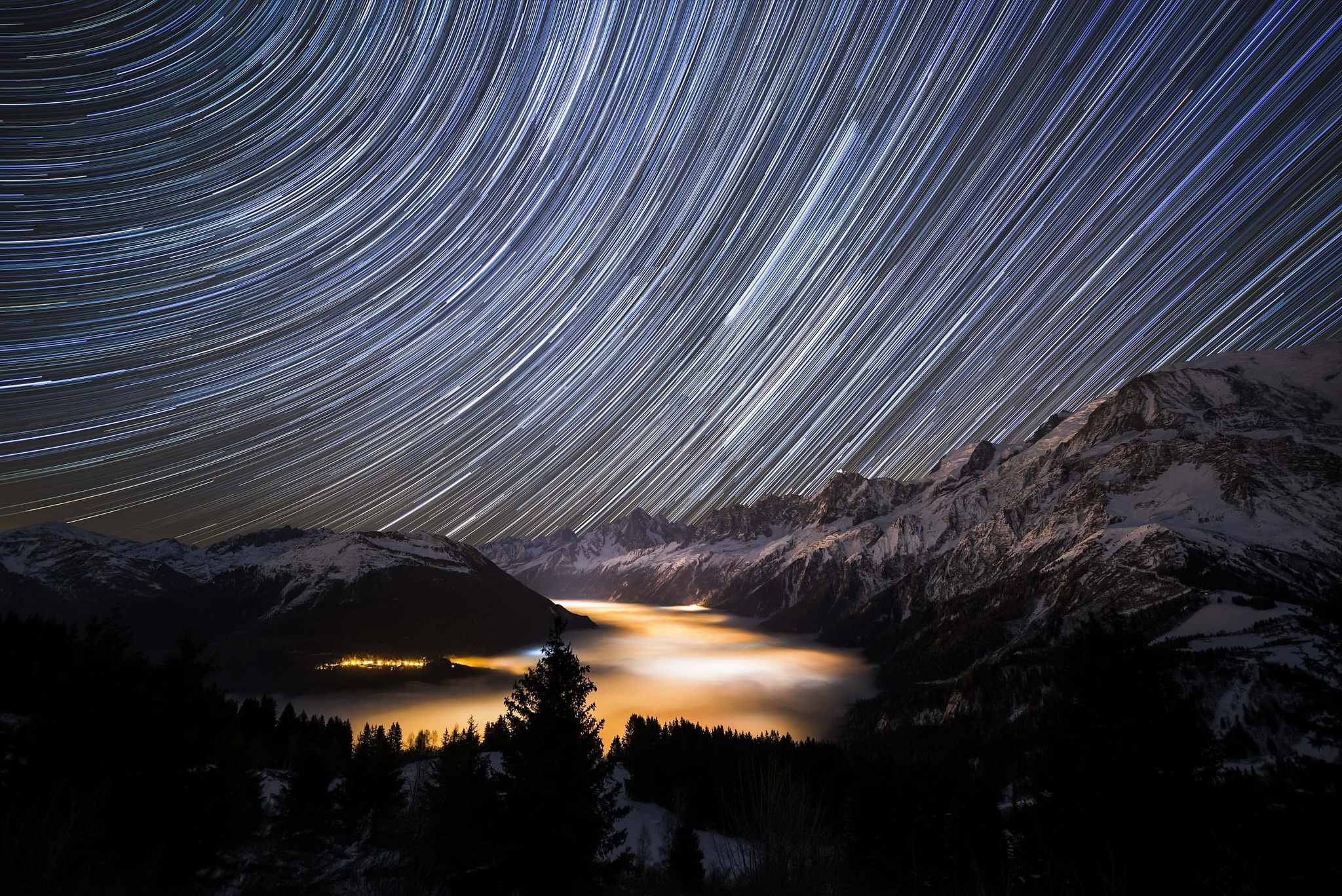 Звездное небо в горах фото