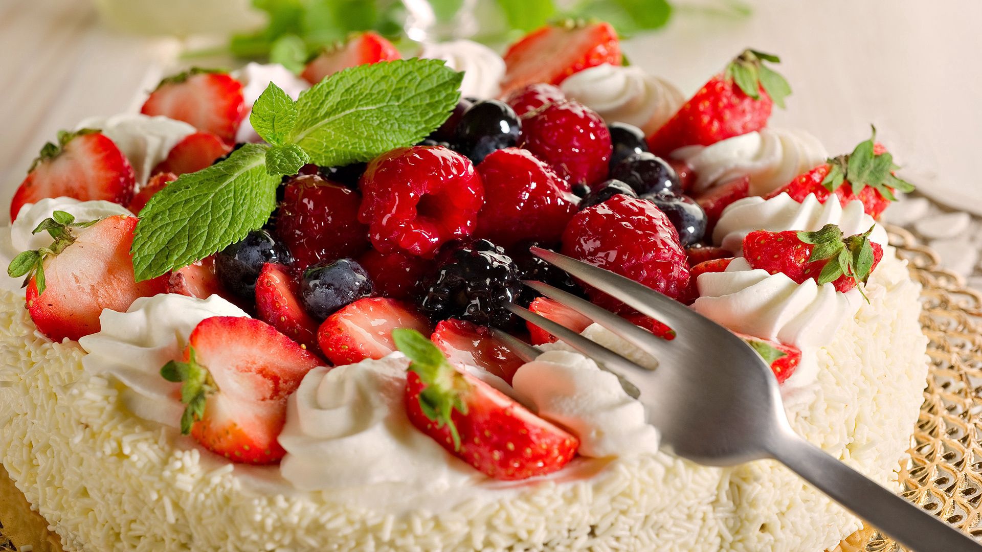 strawberry, cream, cake, mint Phone Wallpaper
