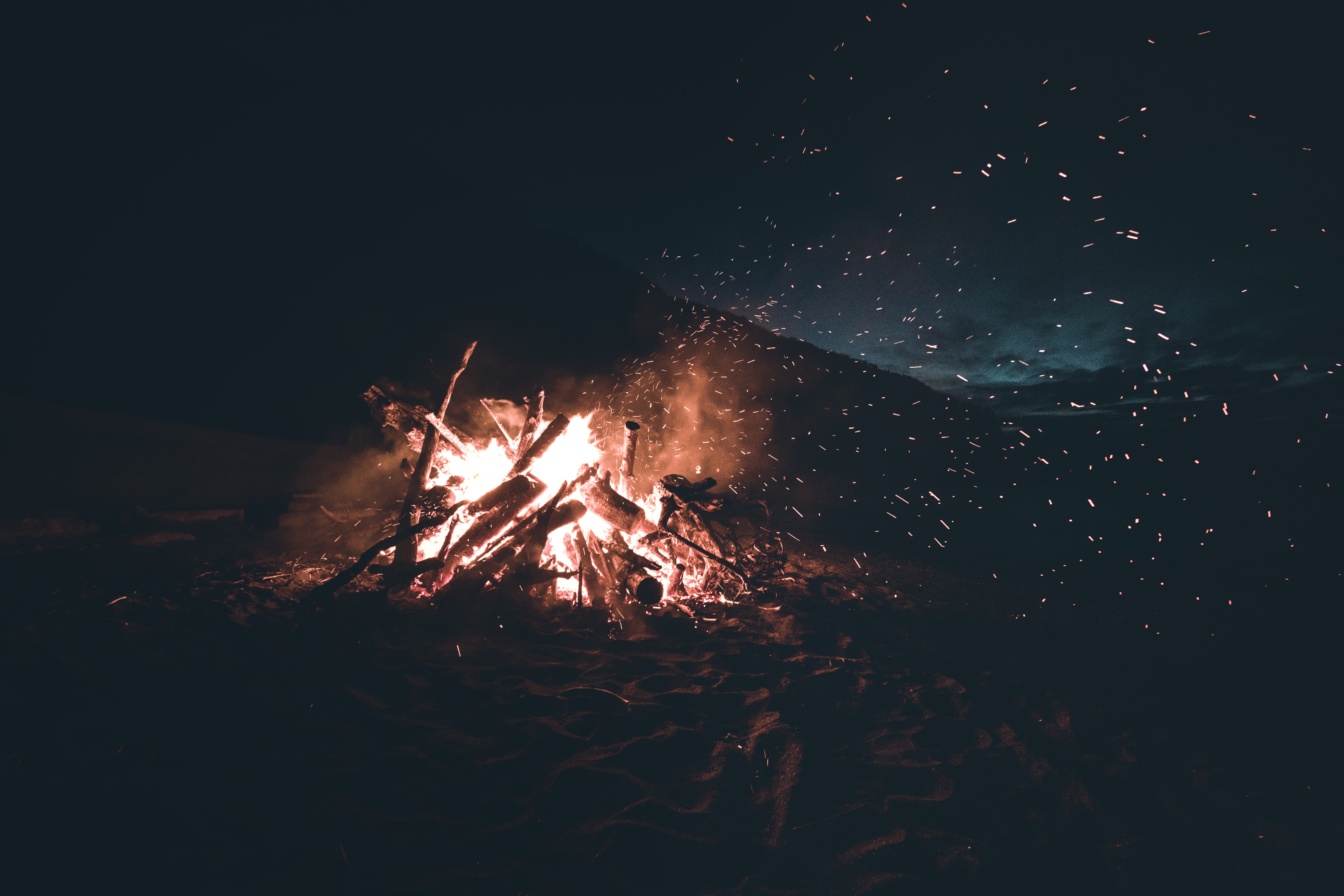 Images & Pictures flame, dark, bonfire, logs Sparks
