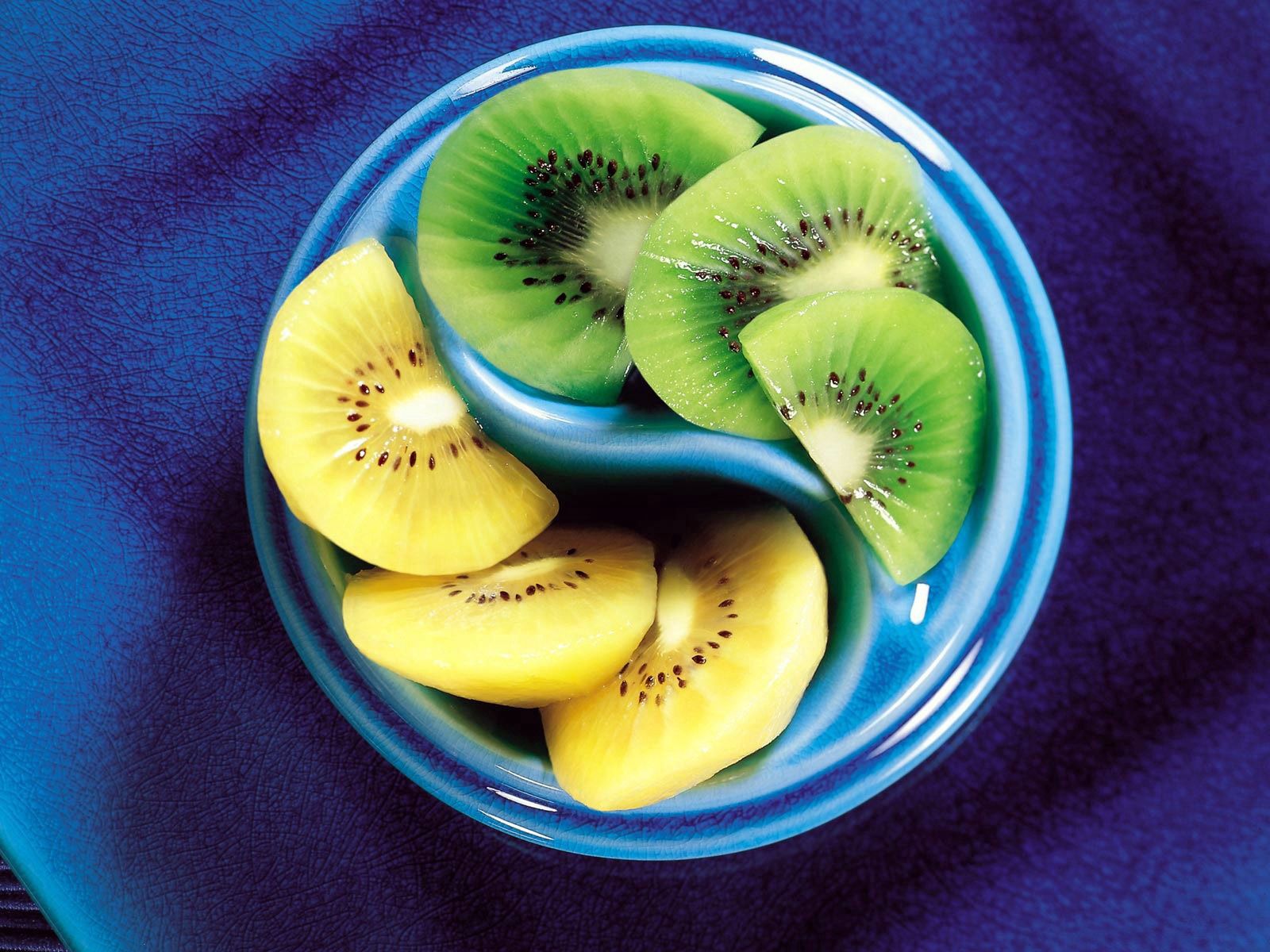 67302 Bildschirmschoner und Hintergrundbilder Kiwi auf Ihrem Telefon. Laden Sie lebensmittel, kiwi, teller, die frucht, frucht, lecker, köstliche, gereinigt, raffinierte Bilder kostenlos herunter