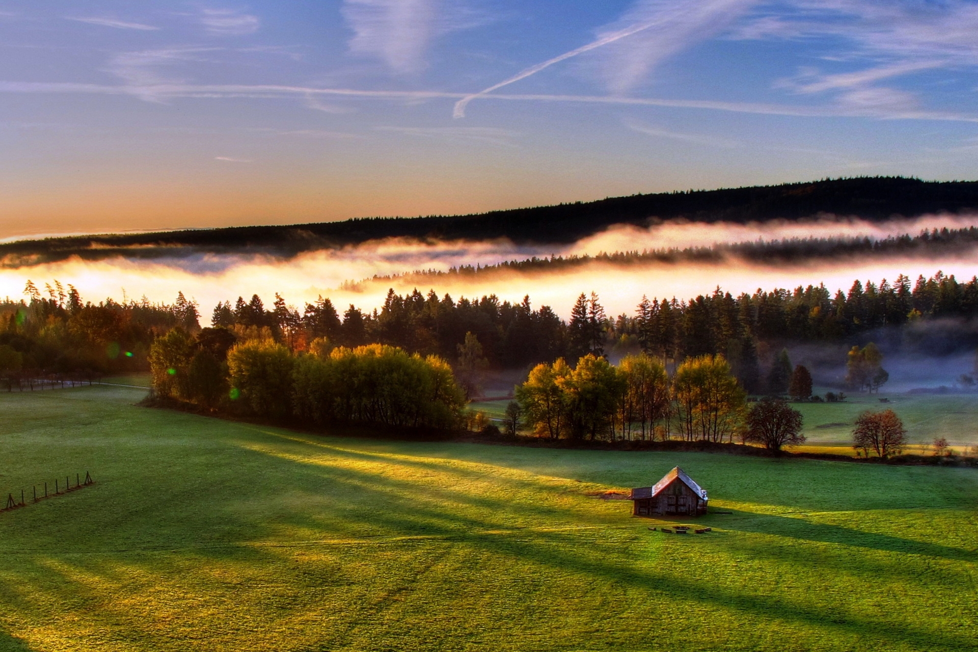 green, lines, nature, sky, forest, fog, field, small house, lodge, height, view, dahl, distance, alone, lonely, open spaces, expanse