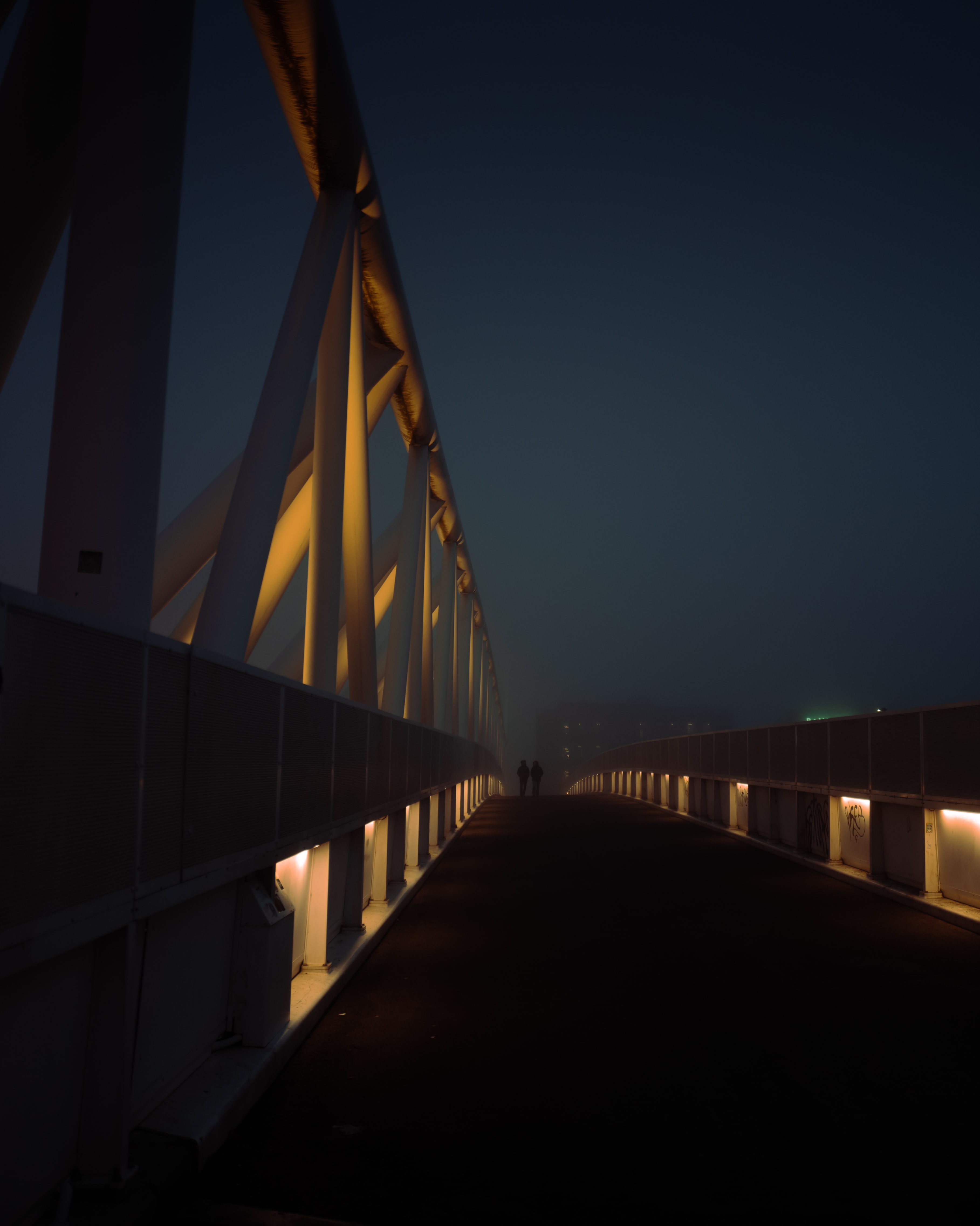 people, silhouettes, night, dark, bridge 4K