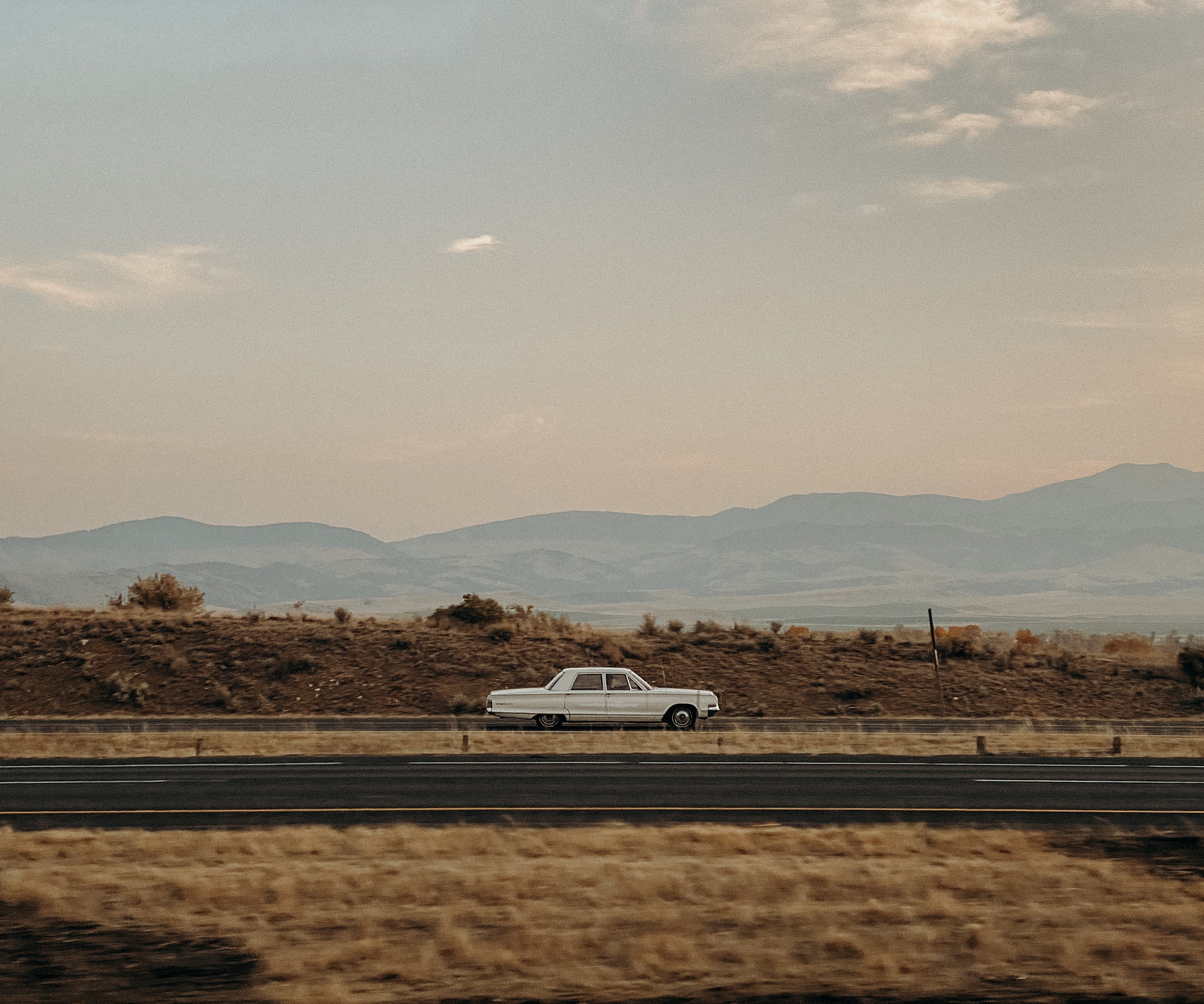 road, desert, cars, white, car, old 4K