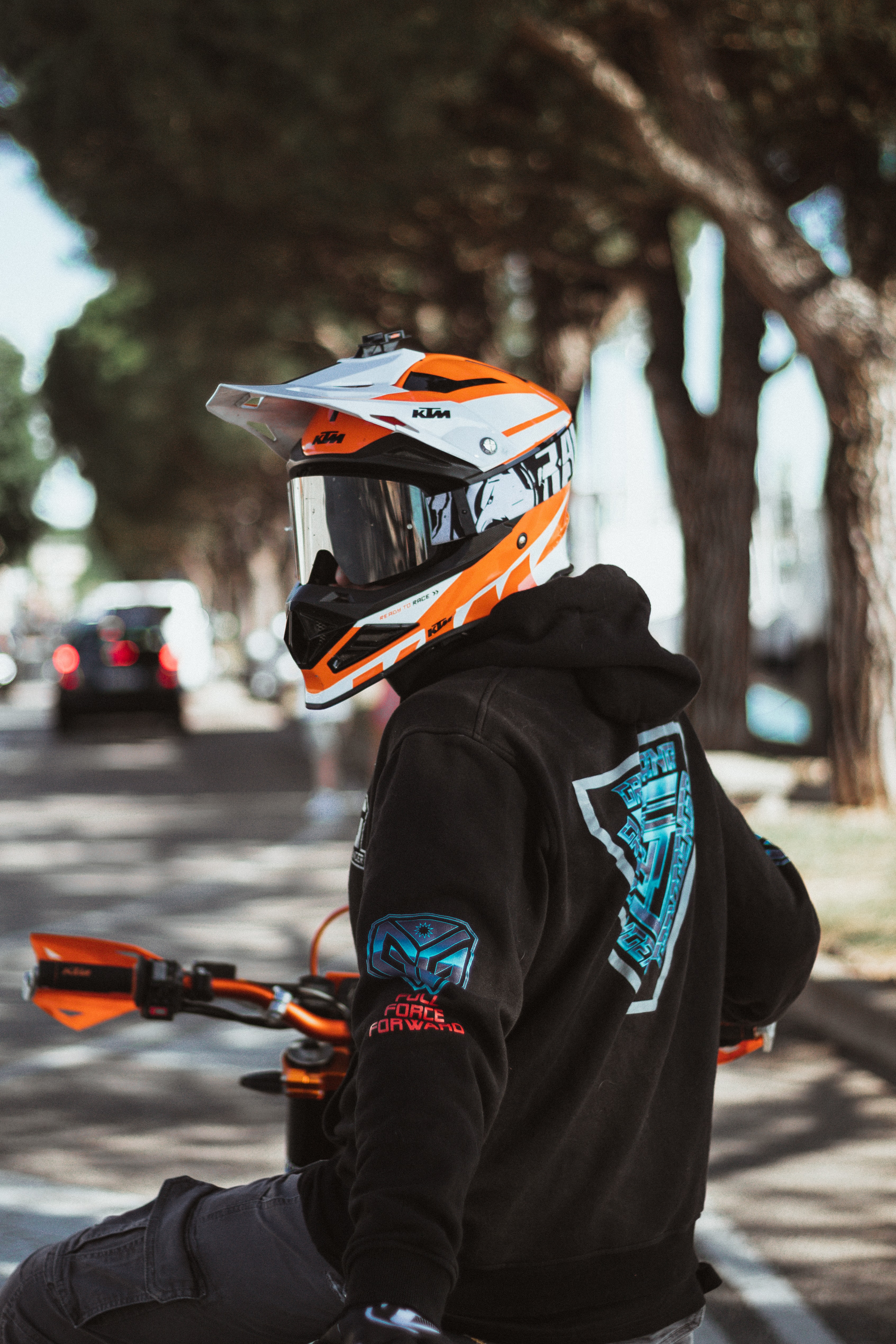 outfit, minimalism, hoodies, motorcyclist 3d Wallpaper
