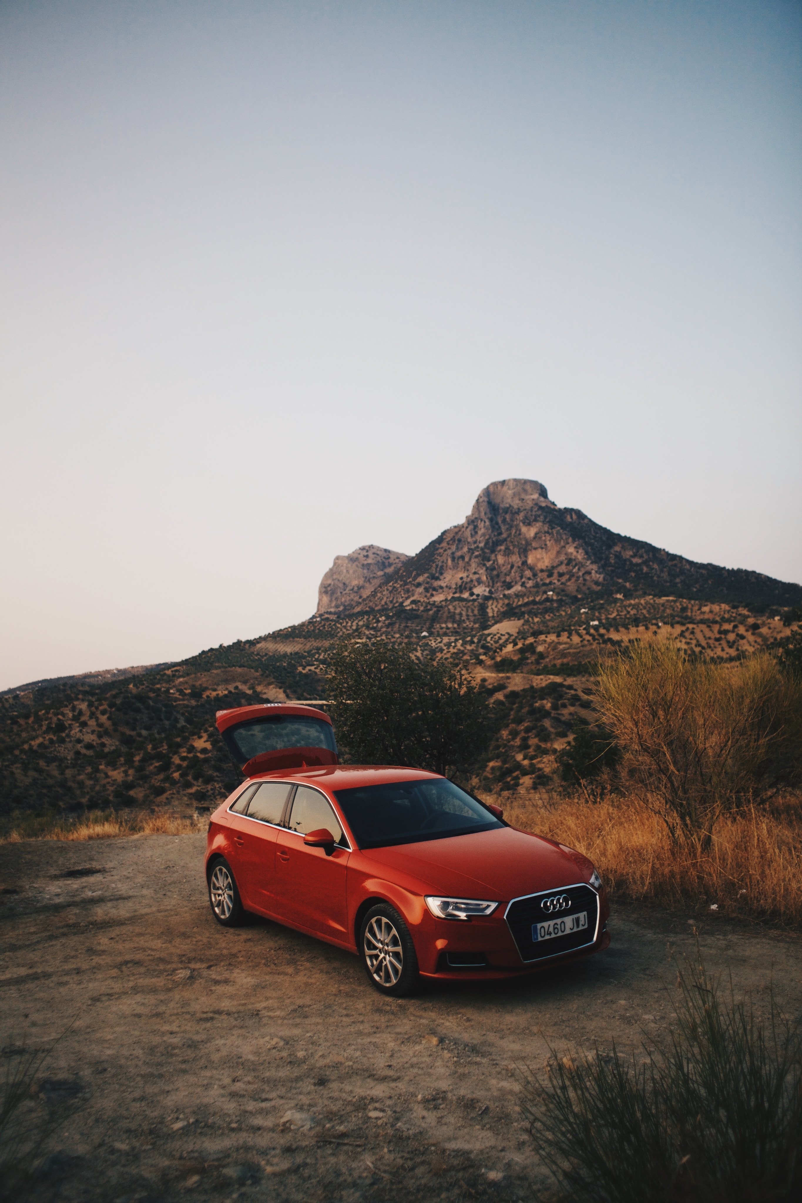 手機的152577屏保和壁紙Audi Q5。 免費下載 汽车, 山, 红色, 红色的 圖片