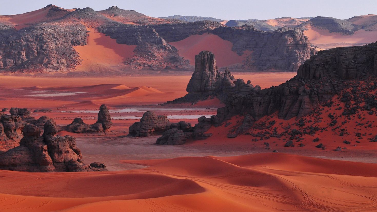 Красная пустыня фото