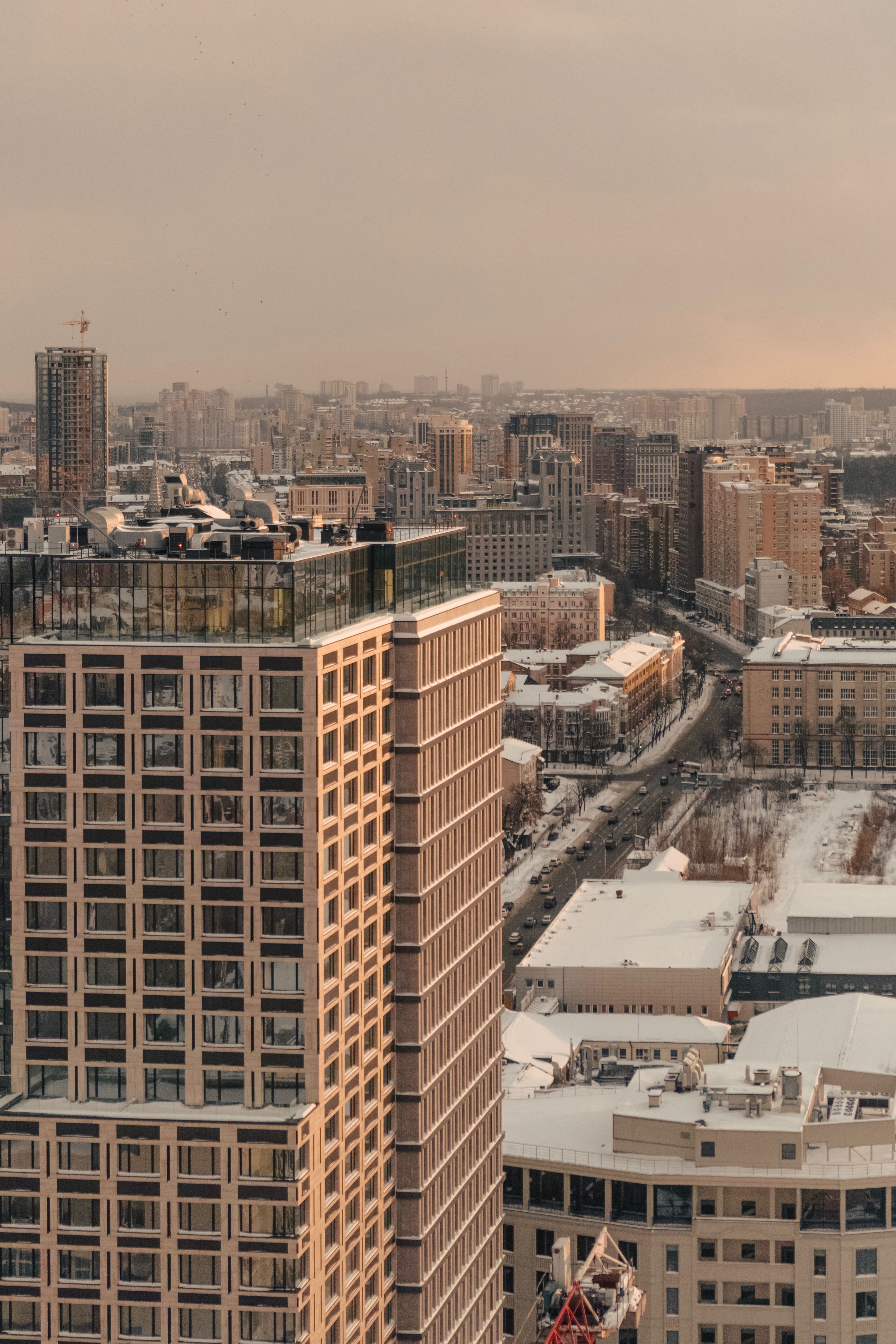 Handy-Wallpaper Städte, Winter, Schnee, Stadt, Gebäude, Blick Von Oben, Ukraine, Kiew kostenlos herunterladen.