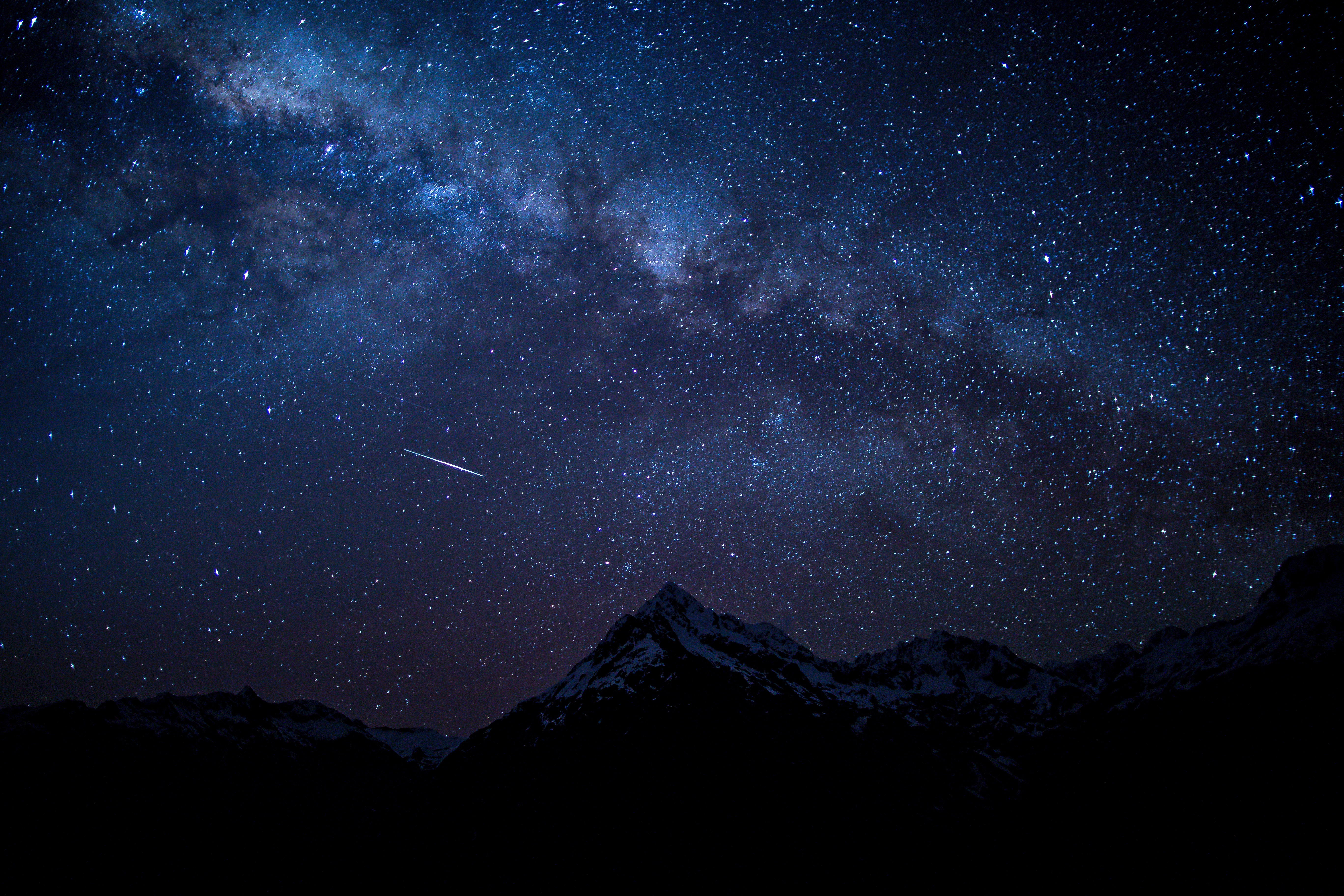 Download mobile wallpaper Night, Starry Sky, Nature, Mountains for free.