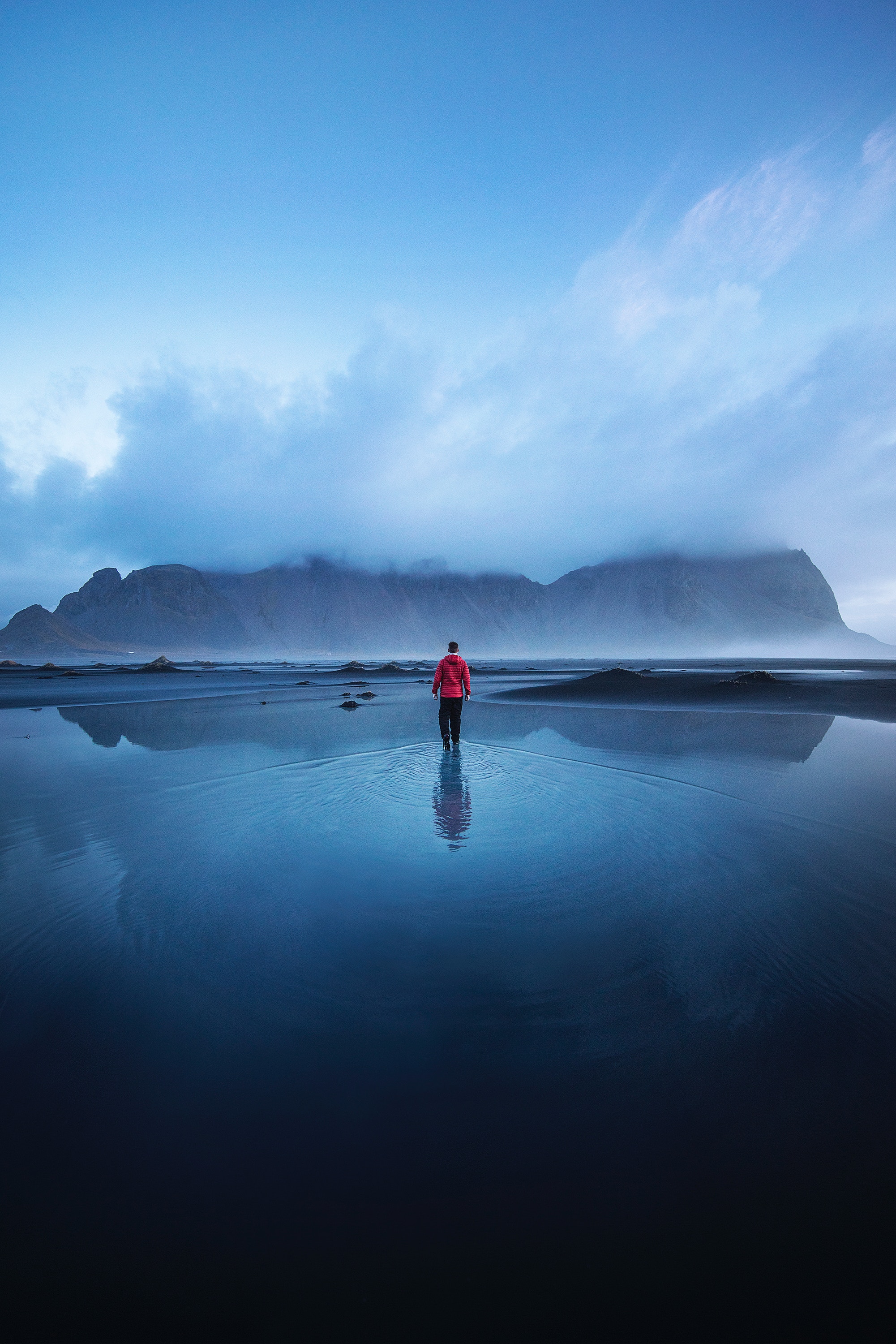 79035 Hintergrundbilder und Island Bilder auf dem Desktop. Laden Sie natur, berg, see, privatsphäre, abgeschiedenheit, nebel, einsamkeit, island Bildschirmschoner kostenlos auf den PC herunter