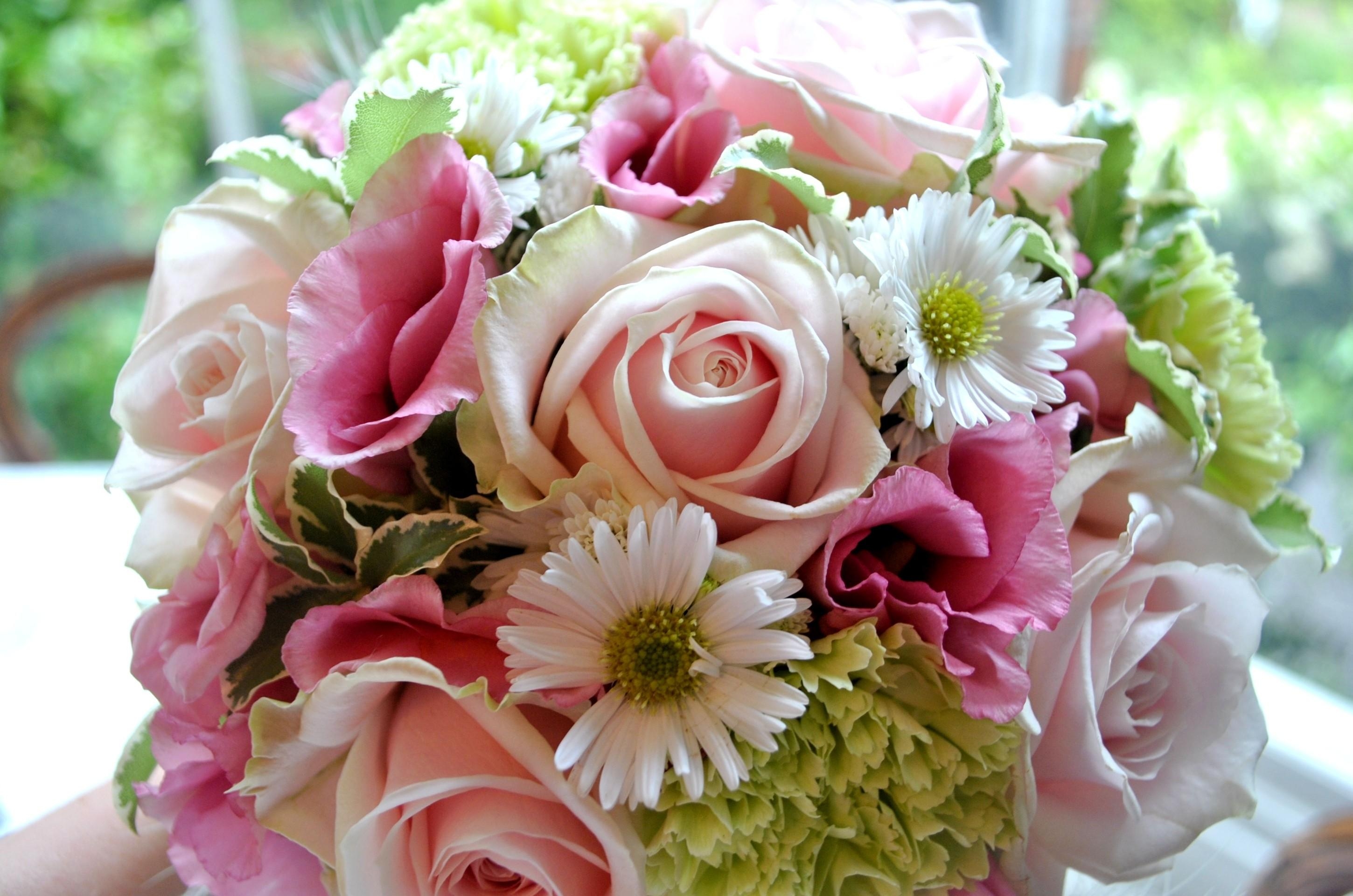 Laden Sie das Blumen, Roses, Chrysantheme, Nahaufnahme, Strauß, Bouquet, Nahansicht, Lisianthus Russell, Lisiantus Russell-Bild kostenlos auf Ihren PC-Desktop herunter
