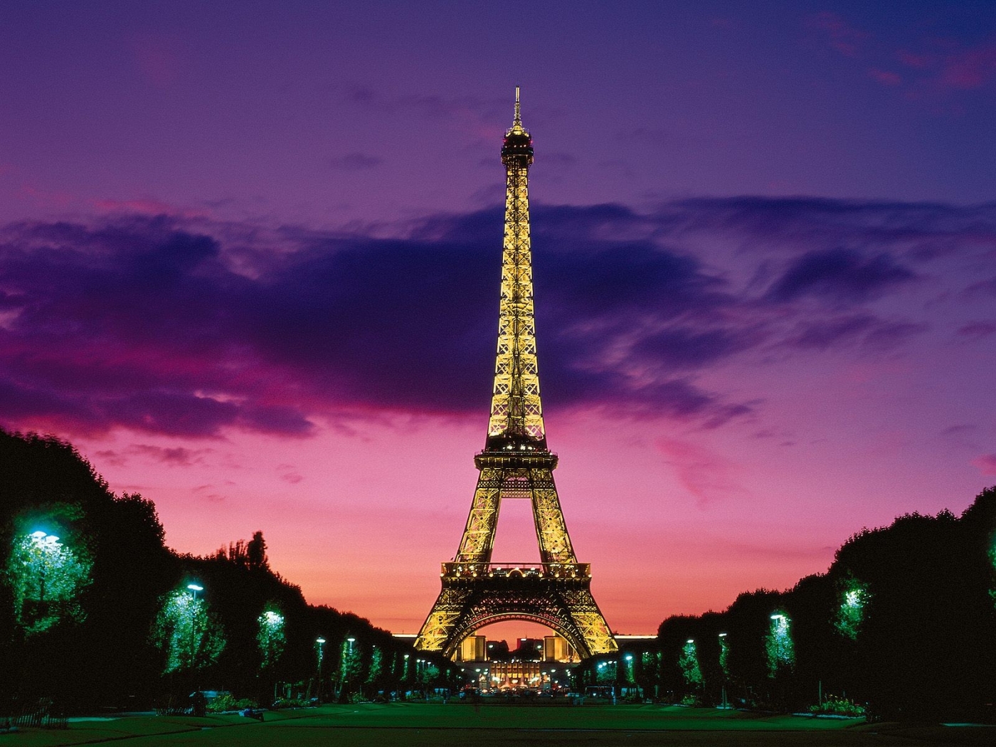 Best Eiffel Tower wallpapers for phone screen