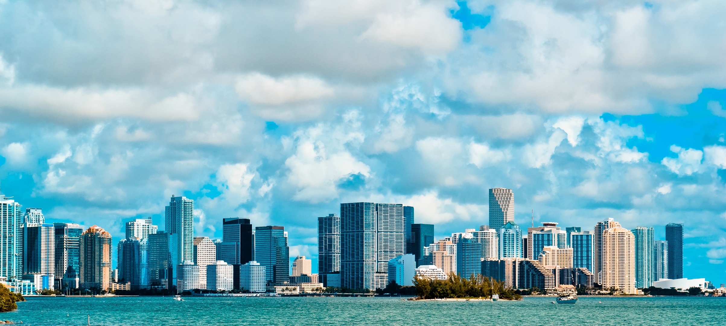 75017 Hintergrundbilder und Miami Bilder auf dem Desktop. Laden Sie miami beach, hochhäuser, clouds, usa Bildschirmschoner kostenlos auf den PC herunter