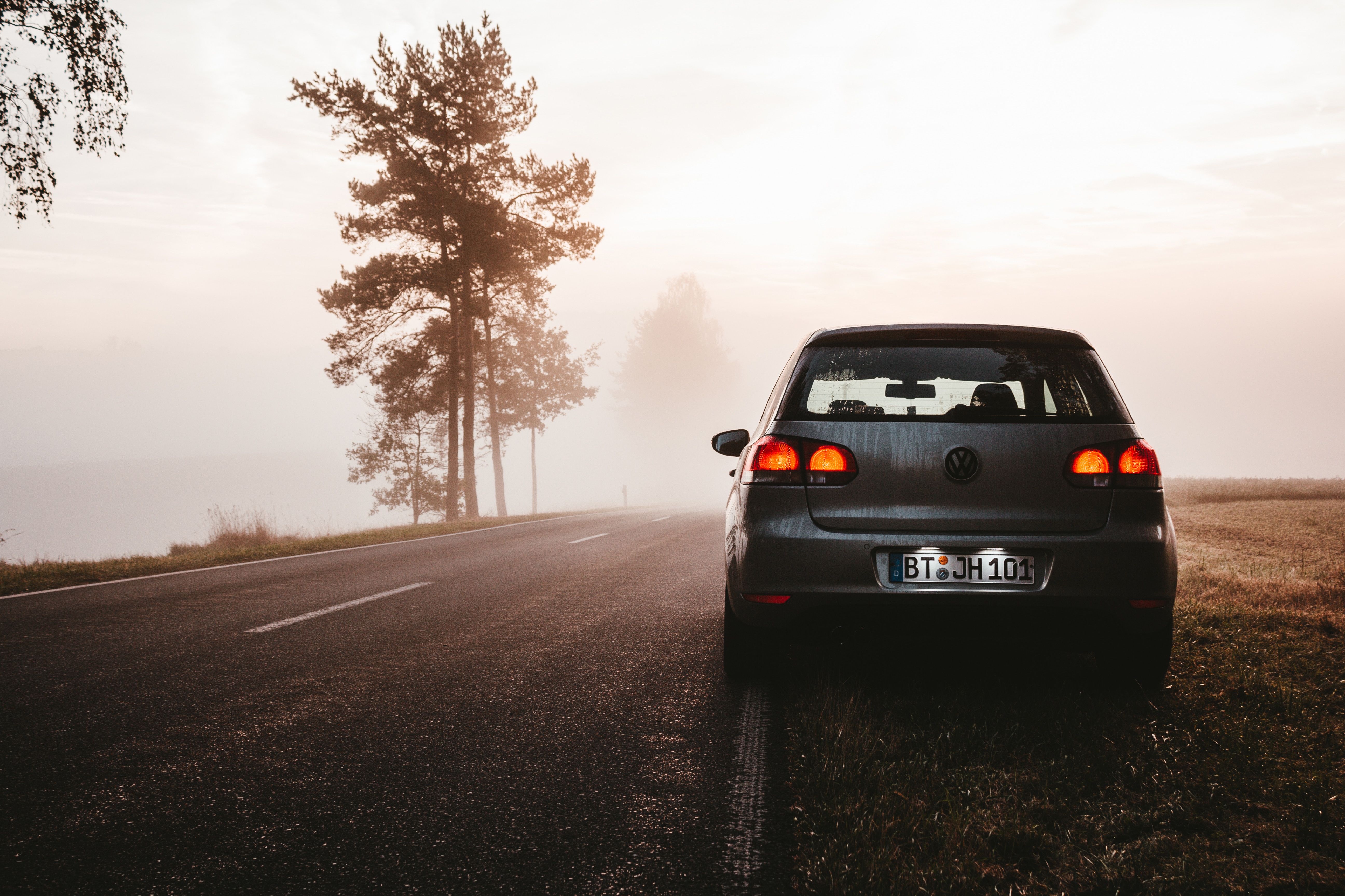 road, fog, dusk, twilight Volkswagen HD Android Wallpapers