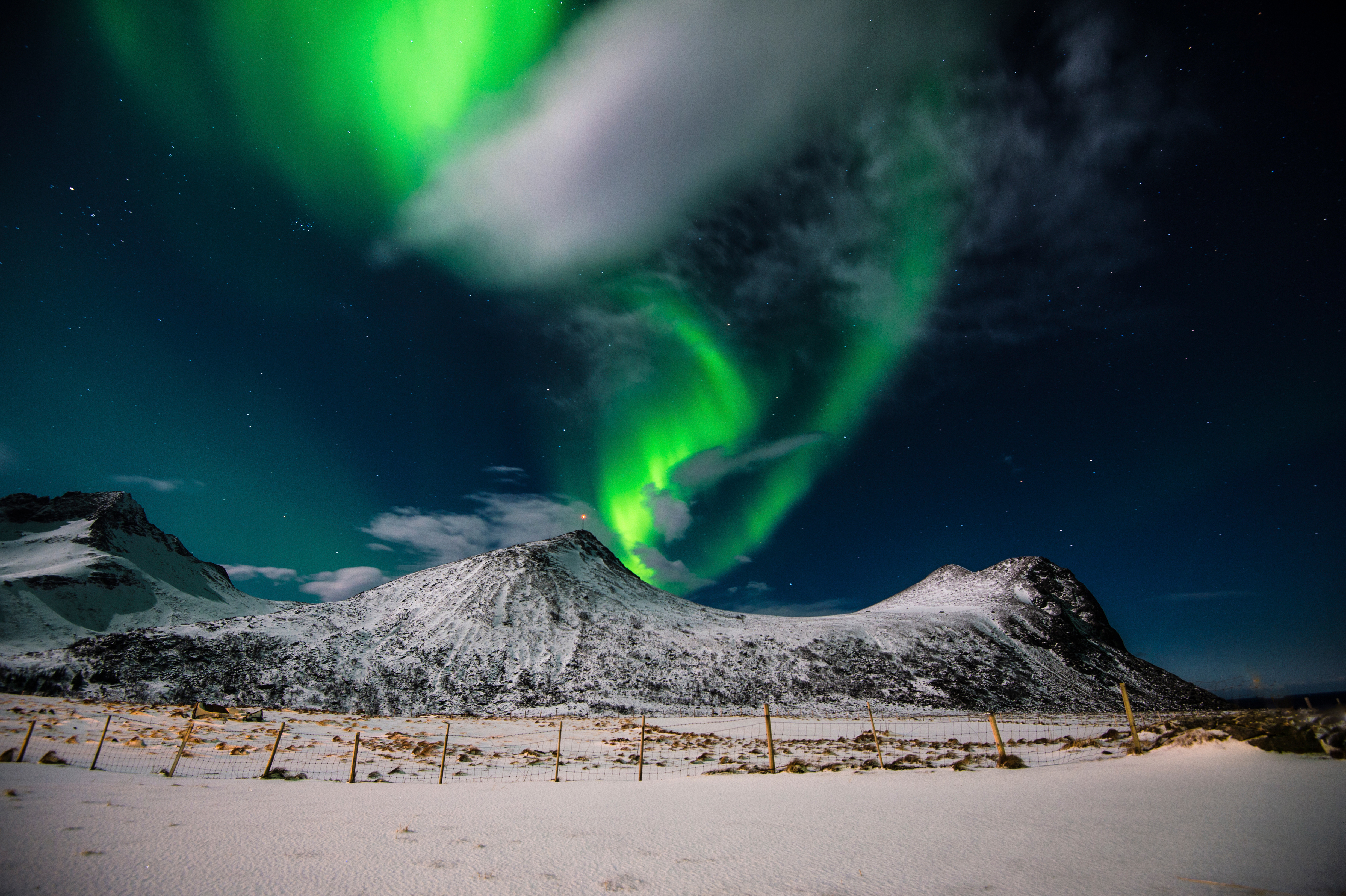 1522617 Заставки и Обои Северное Сияние на телефон. Скачать гора, ночь, норвегия, снег картинки бесплатно