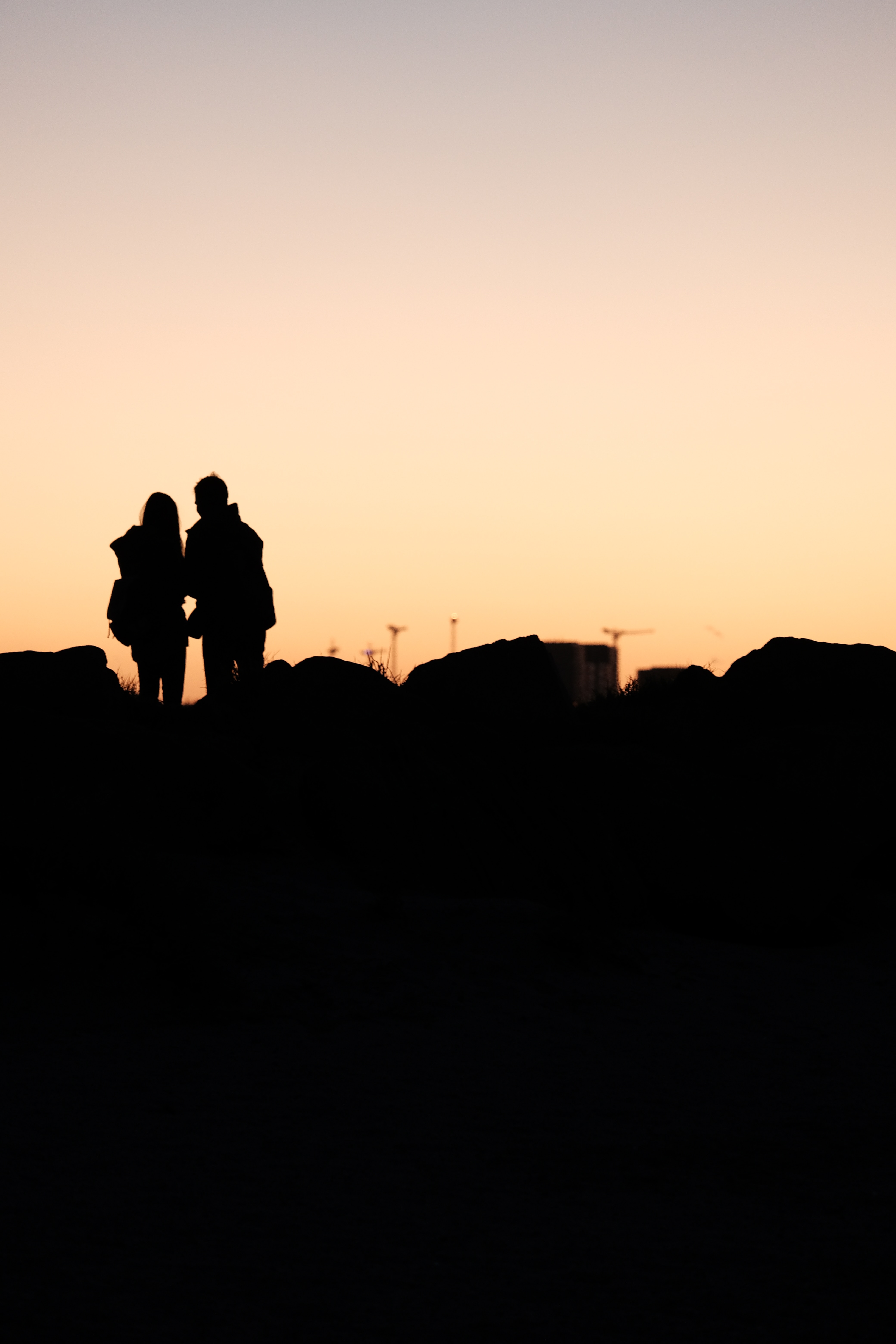 twilight, pair, couple, silhouettes 4K iPhone