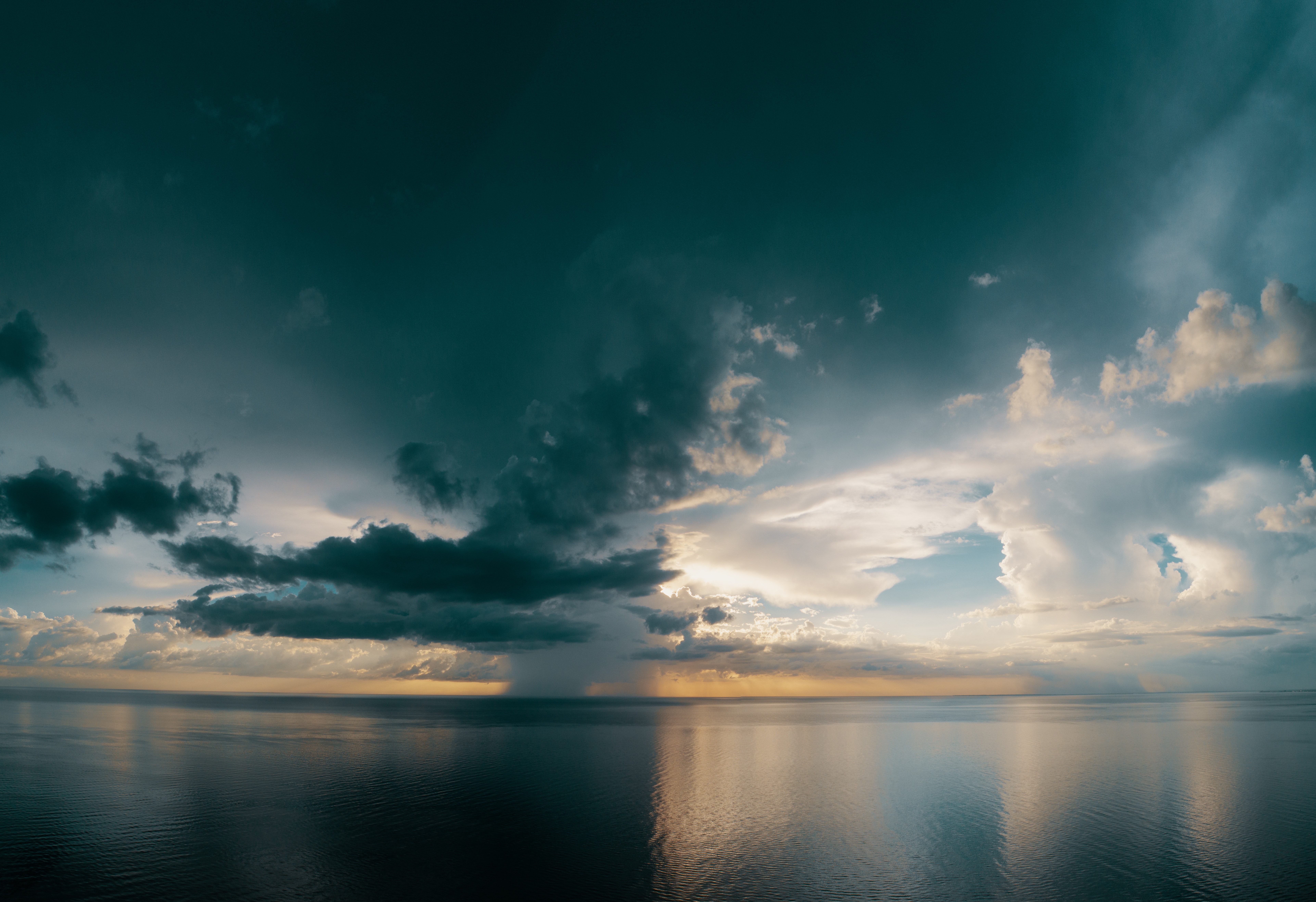 155372 Hintergrundbild herunterladen natur, sea, clouds, horizont, wellen, ripple, hauptsächlich bewölkt, bedeckt, wolken - Bildschirmschoner und Bilder kostenlos